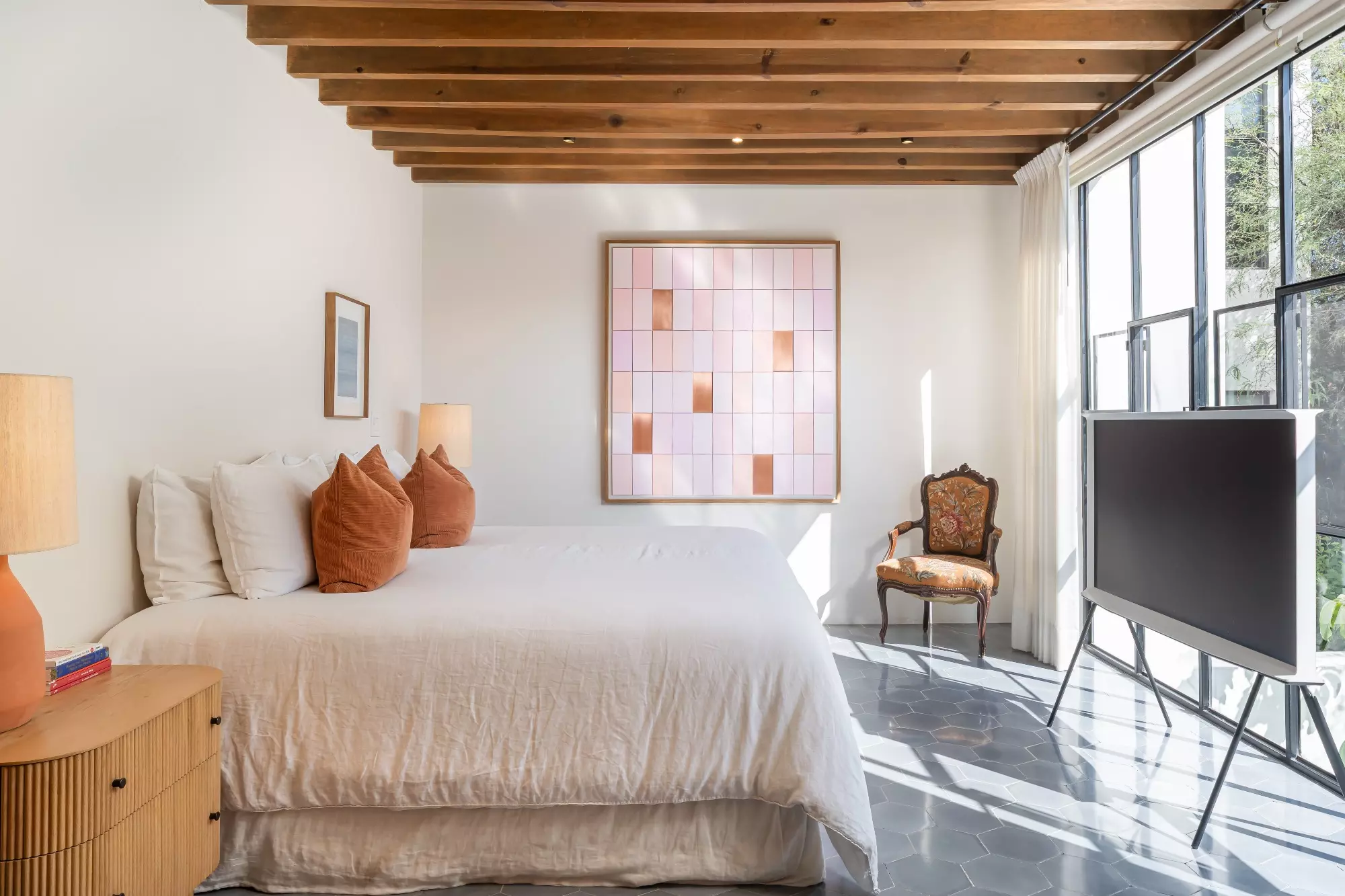 Casa Nómada — San Antonio, San Miguel de Allende — photo 9 — sunlit sanctuary with exposed beams