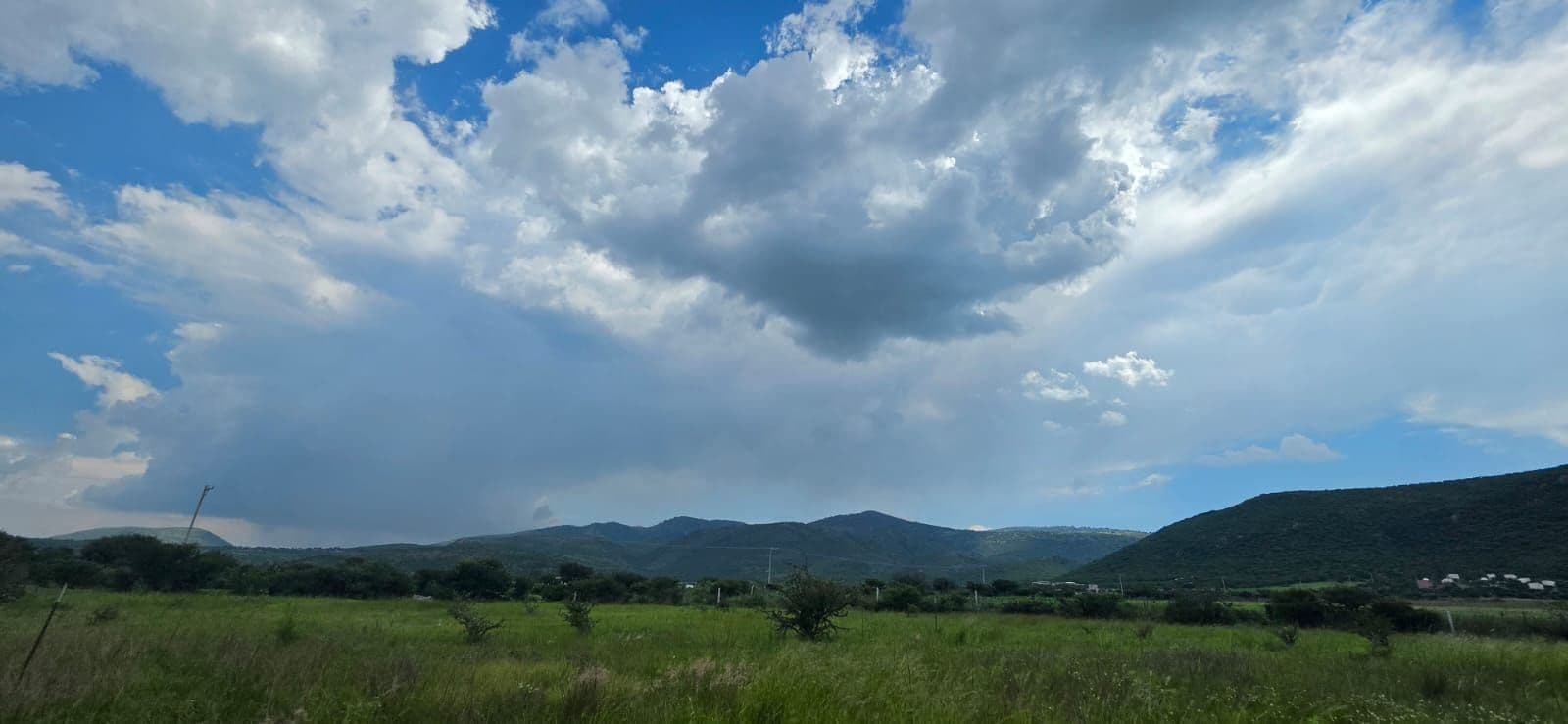 Lote Campestre Llano Blanco — Sosnabar, San Miguel de Allende — photo 4 — expansive valley views, verdant pastoral landscape