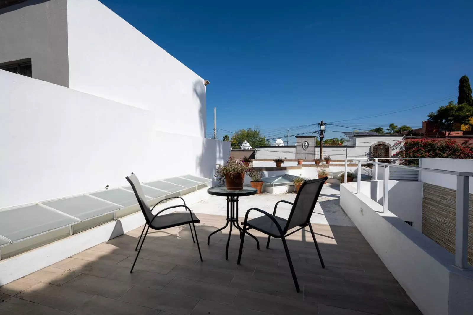 Casa Lenora — Atascadero (Arcos de San Miguel), San Miguel de Allende — photo 9 — serene rooftop terrace, crystalline sky views