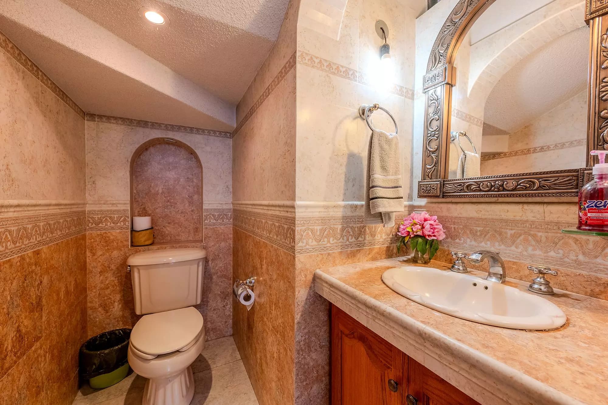 Casa Del Refugio — San Antonio, San Miguel de Allende — photo 23 — elegant travertine bathroom with architectural details
