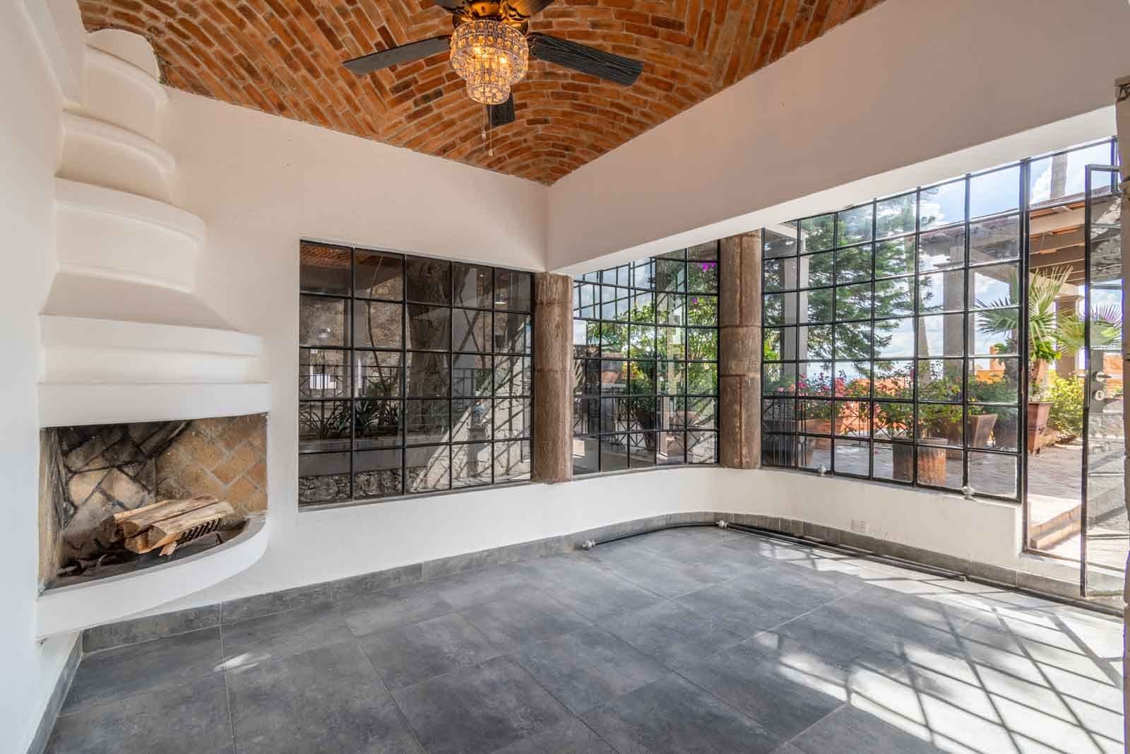 Casa Luz del Sol — Balcones, San Miguel de Allende — photo 19 — luminous covered terrace, architectural elegance