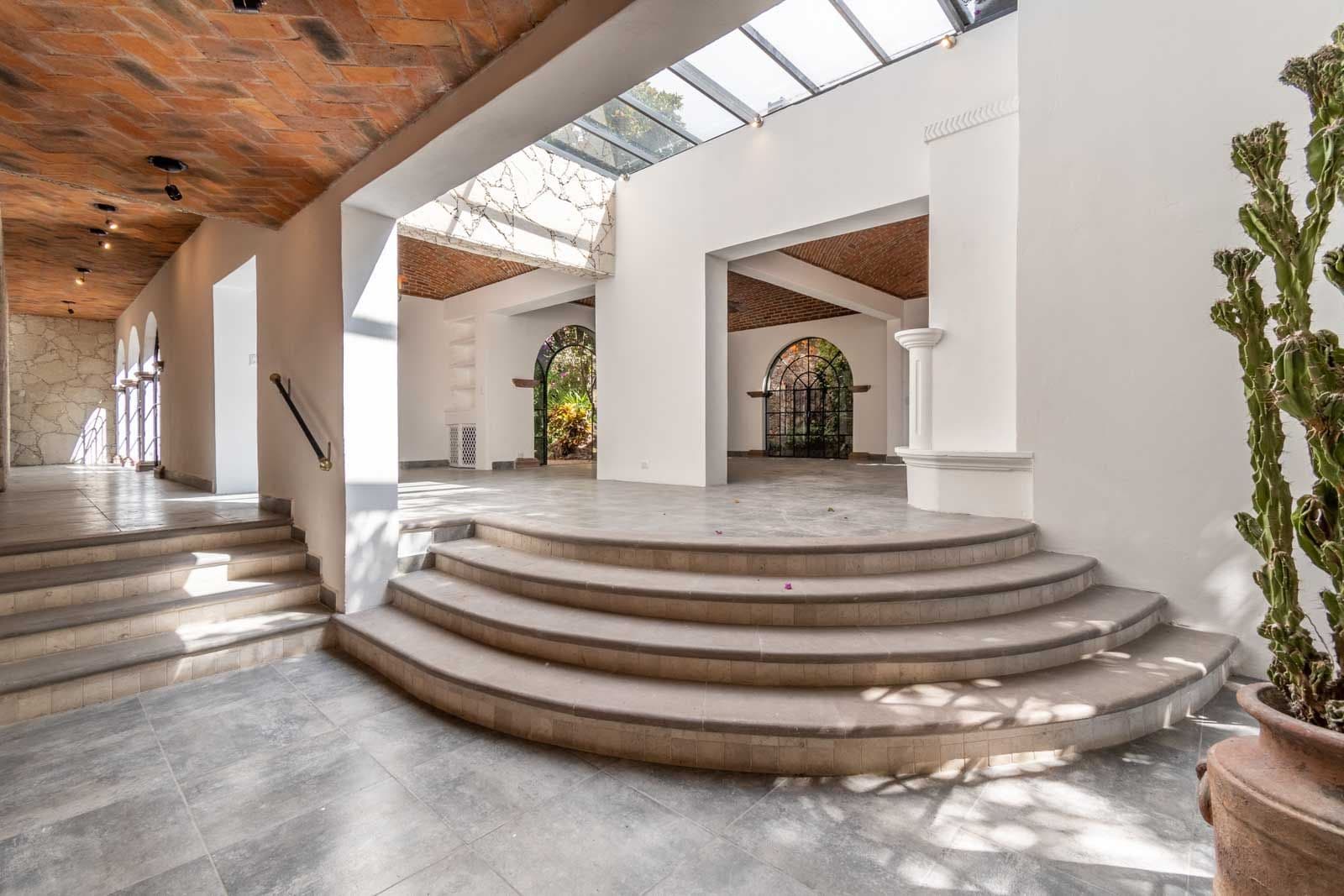 Casa Luz del Sol — Balcones, San Miguel de Allende — photo 11 — luminous gallery with architectural grandeur