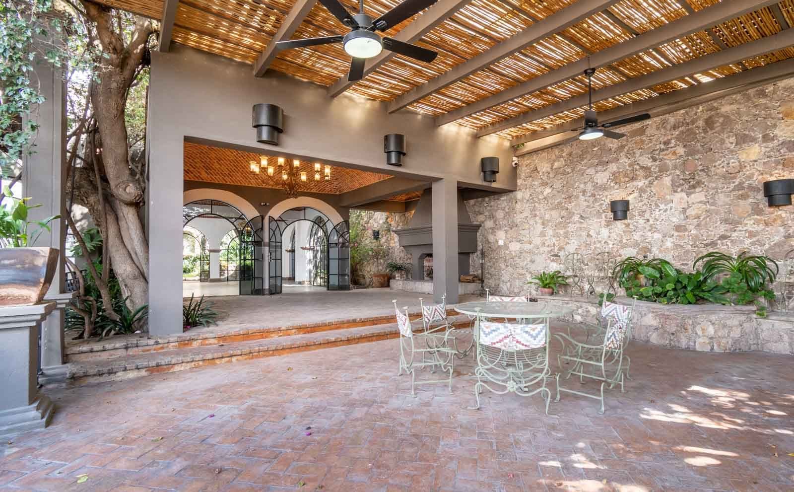 Casa Luz del Sol — Balcones, San Miguel de Allende — photo 5 — elegant courtyard with rustic charm