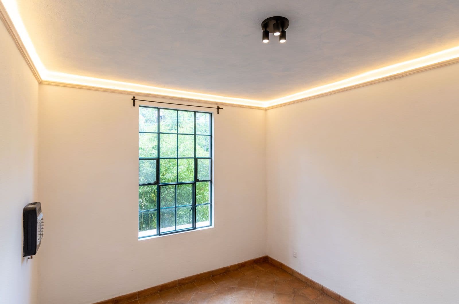 Santo Domingo Condo 3C — Centro, San Miguel de Allende — photo 15 — radiant light, serene garden views