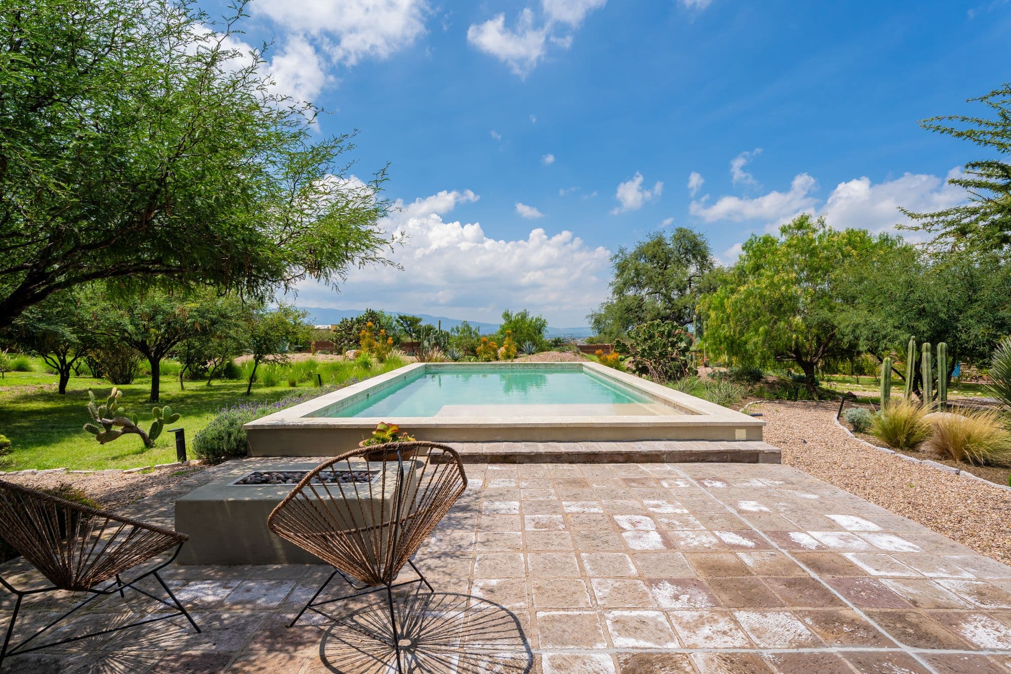 Ranchito Tierra y Cielo — Xote Area, San Miguel de Allende — photo 11 — infinity pool, breathtaking mountain vistas