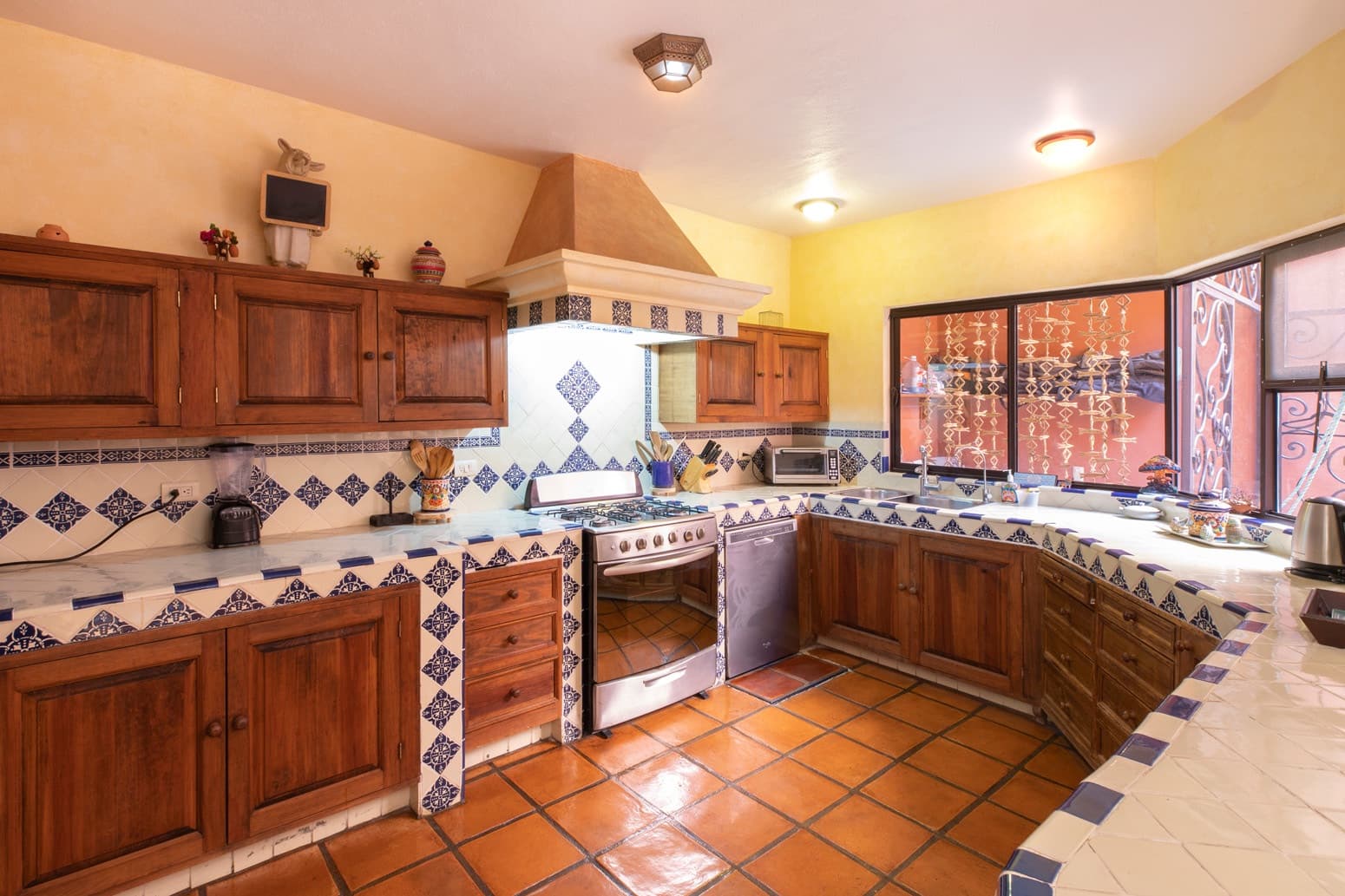 Casa Brillante — San Antonio, San Miguel de Allende — photo 4 — charming traditional mexican kitchen