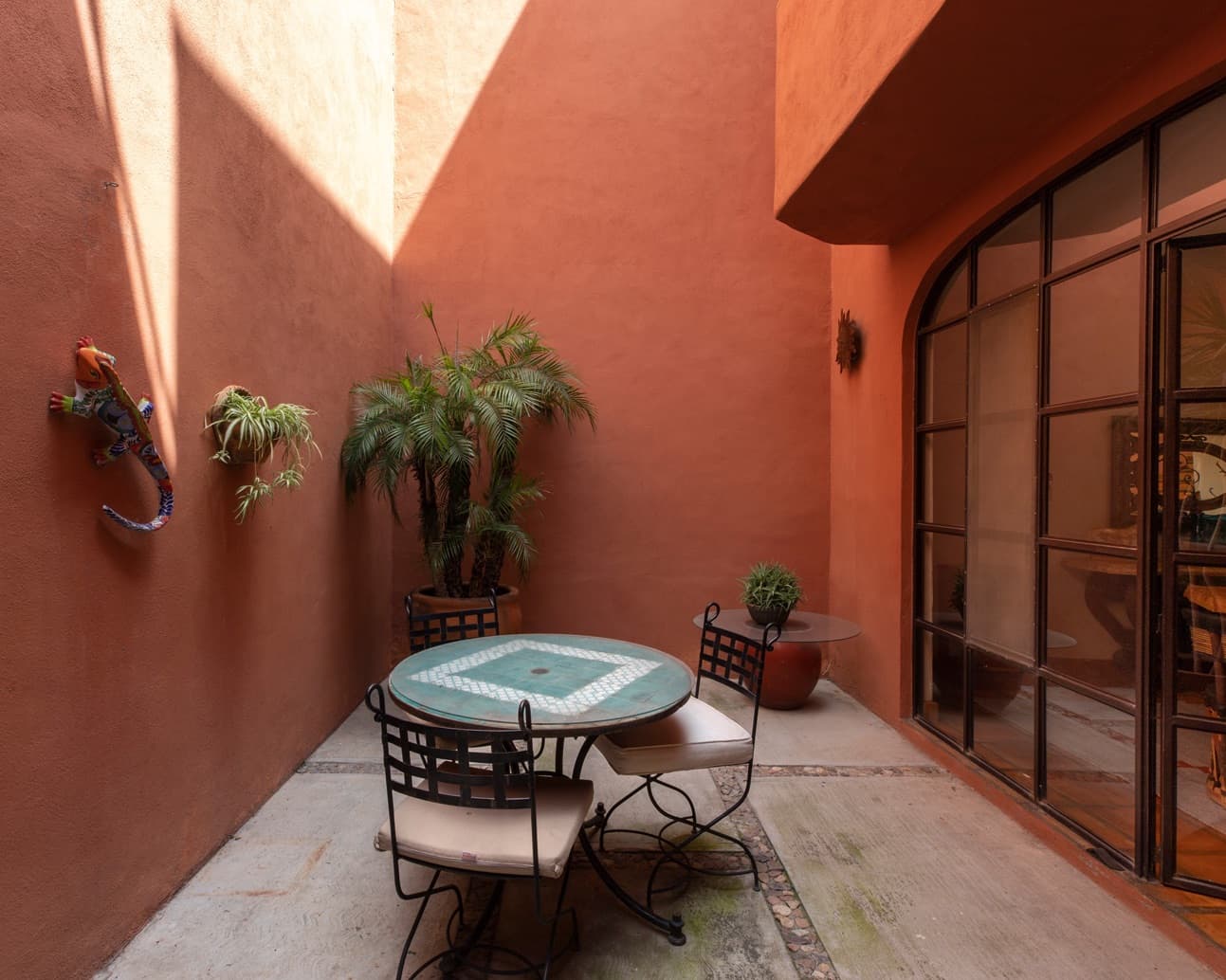 Casa Brillante — San Antonio, San Miguel de Allende — photo 14 — radiant courtyard, authentic mexican charm