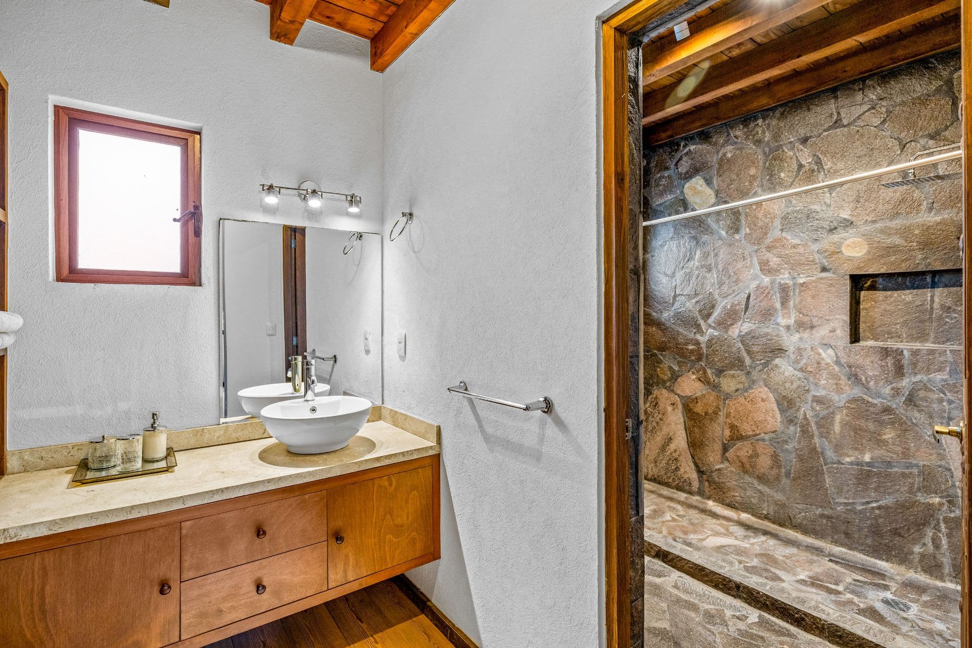 Huizaches Garden — Villa de los Frailes, San Miguel de Allende — photo 23 — rustic elegance meets modern comfort