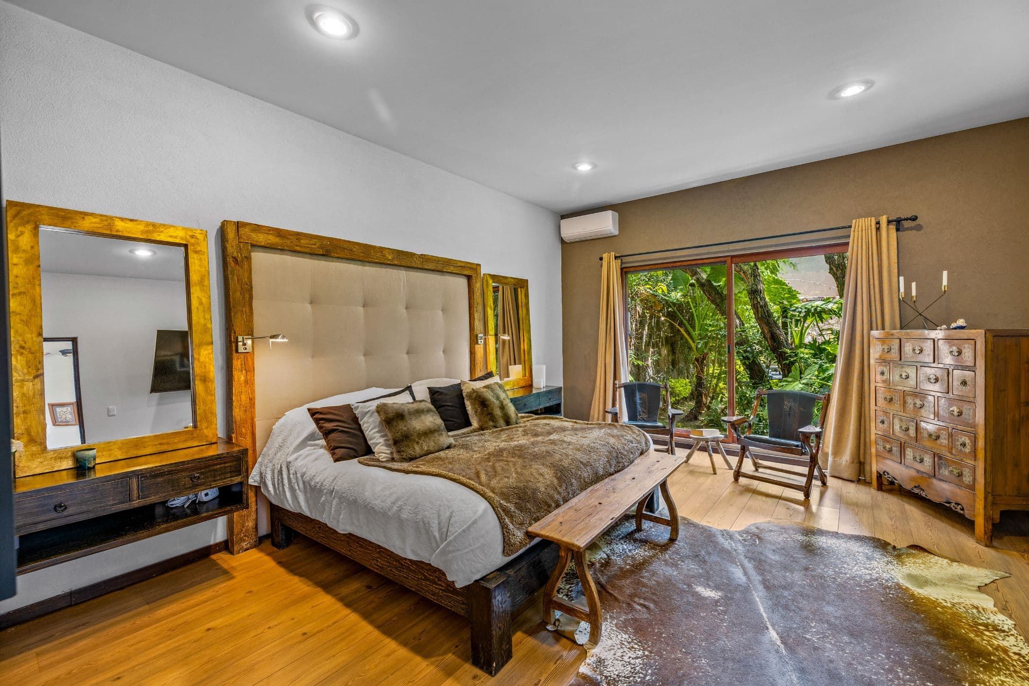 Huizaches Garden — Villa de los Frailes, San Miguel de Allende — photo 16 — luxurious master suite with garden views
