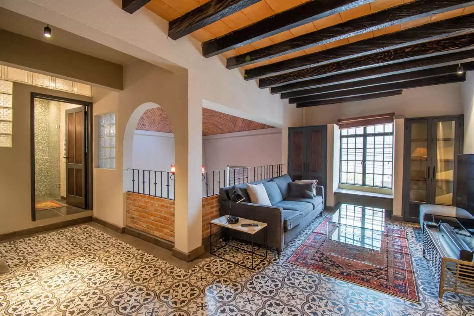 Casa Lúmina — Ojo de Agua, San Miguel de Allende — photo 12 — rustic-chic loft with soaring beams