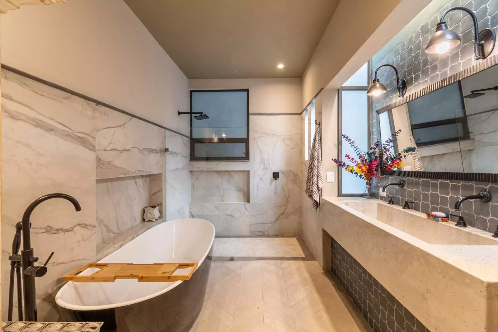 Casa Lúmina — Ojo de Agua, San Miguel de Allende — photo 16 — spa-inspired master bath, luminous elegance