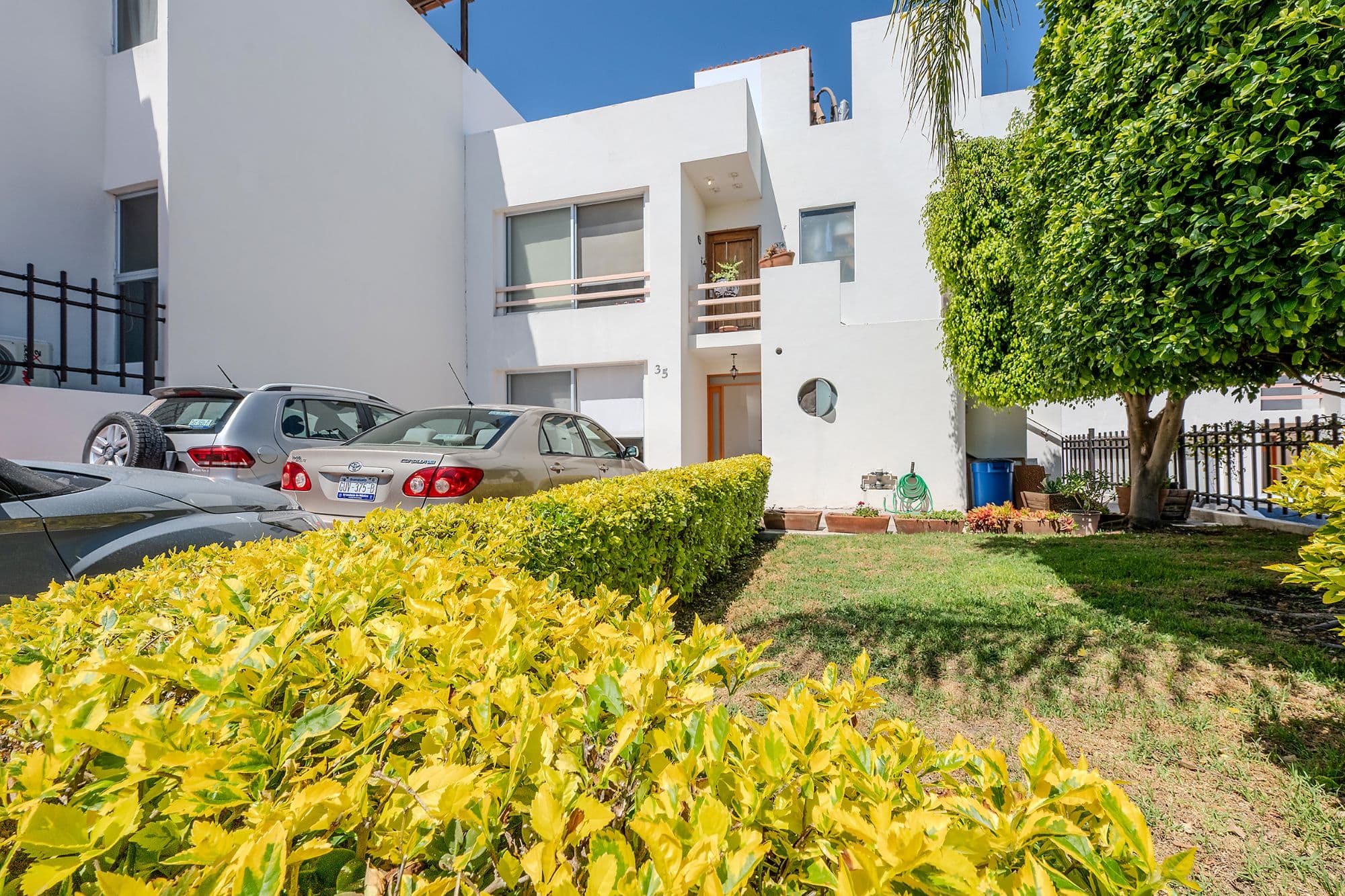 Casita Amanecer — Las Brisas, San Miguel de Allende — photo 27 — luminous contemporary home, verdant gardens