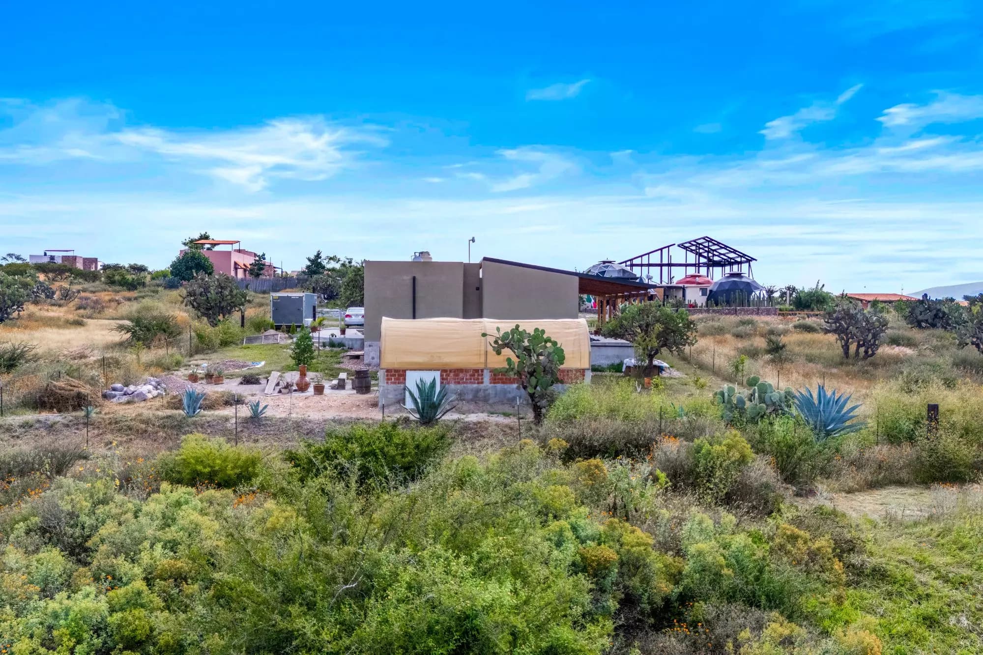 Hapori Eco Aldea Lot 1 — Capadero (San Isidro Capadero), San Miguel de Allende — photo 9 — sprawling countryside compound, architectural vision unfolding