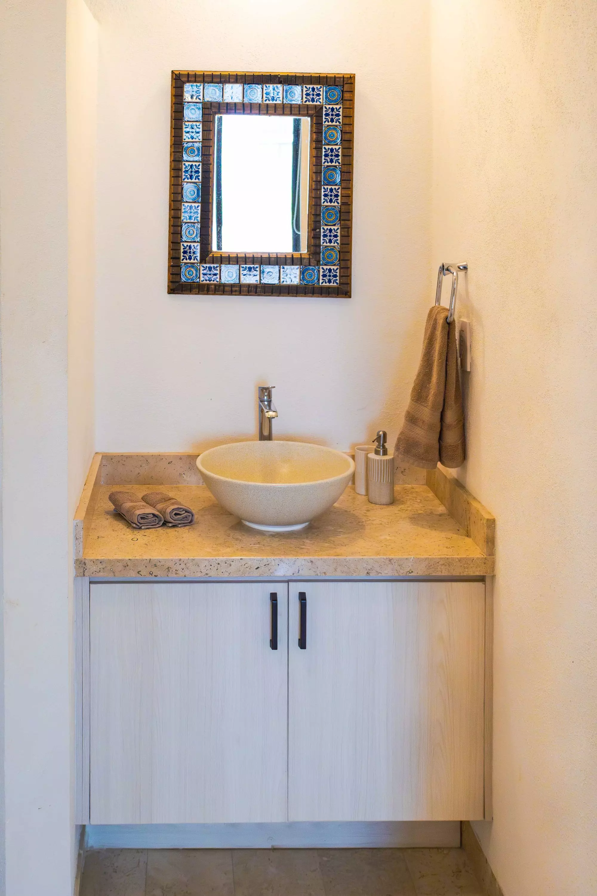 Sto Domingo PBDag La Luminaria — La Luminaria, San Miguel de Allende — photo 4 — artisanal bathroom with authentic tilework