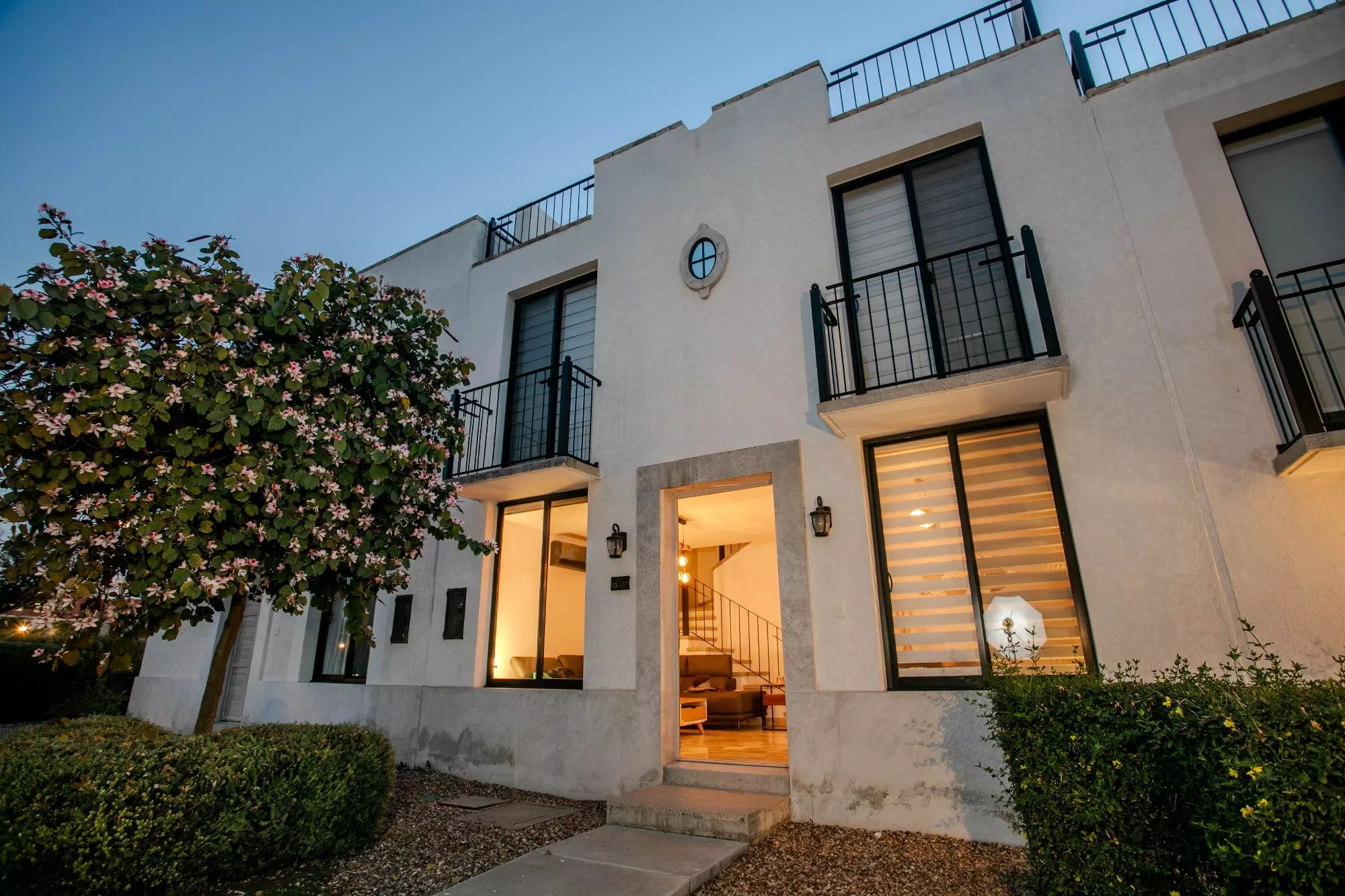 Casa Luminaria — La Luminaria, San Miguel de Allende — photo 25 — contemporary elegance meets twilight ambiance