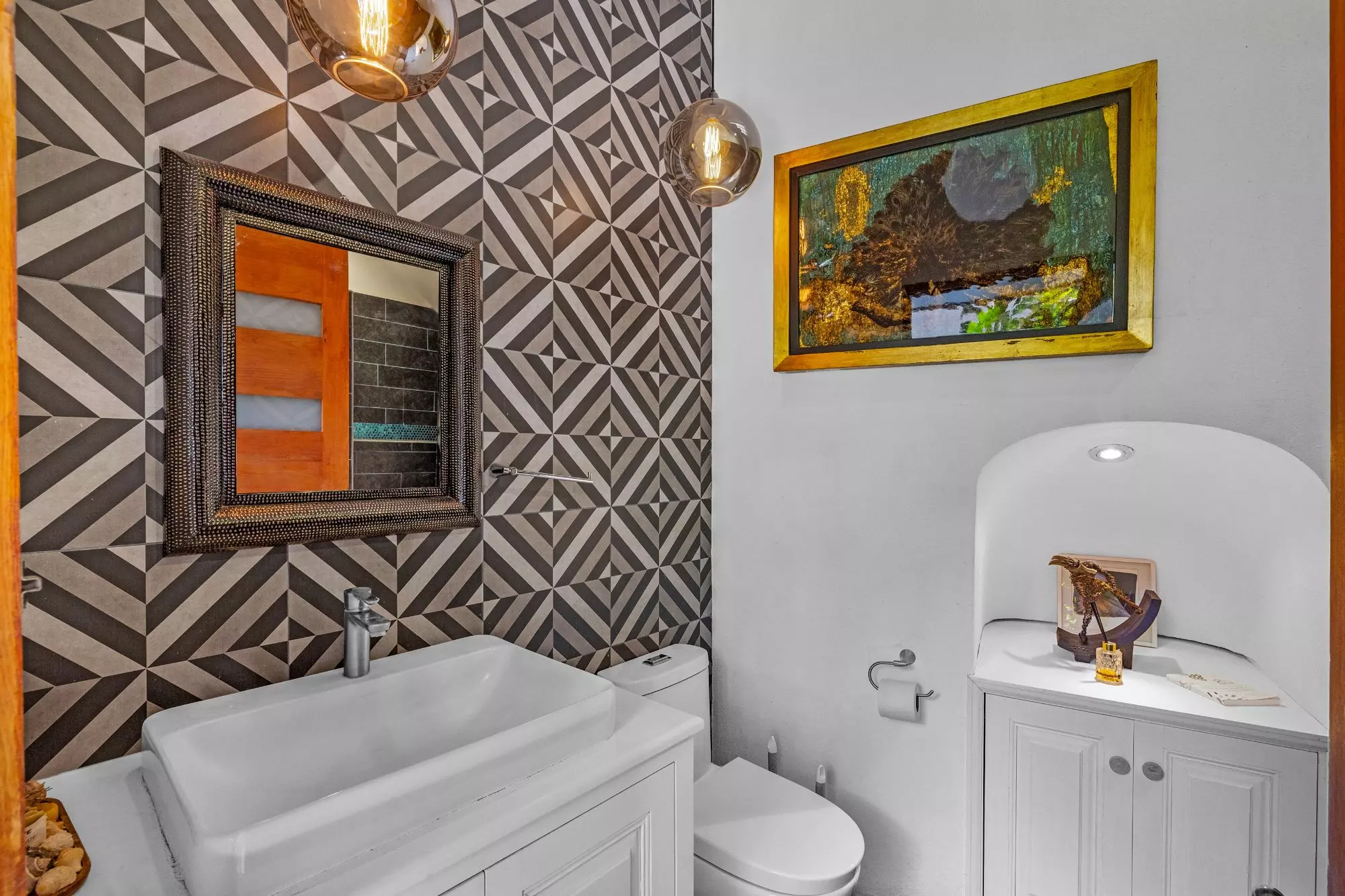Casa Entre Arboles — San Antonio, San Miguel de Allende — photo 17 — artisan-tiled spa-inspired bathroom retreat