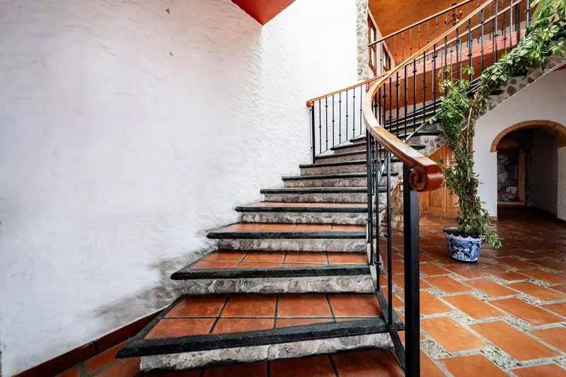 La Casona de Montitlan — Balcones, San Miguel de Allende — photo 6 — charming colonial staircase, rustic elegance