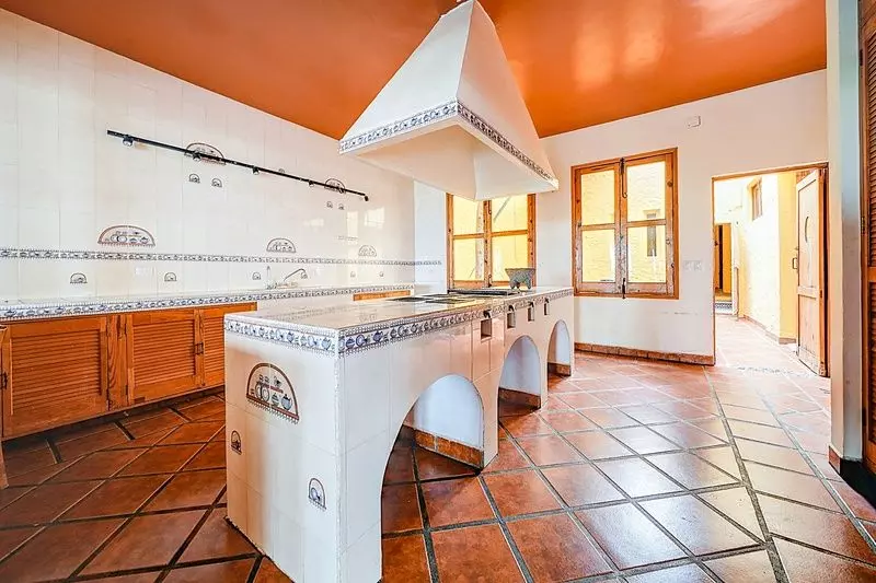 La Casona de Montitlan — Balcones, San Miguel de Allende — photo 5 — authentic colonial kitchen with vibrant character