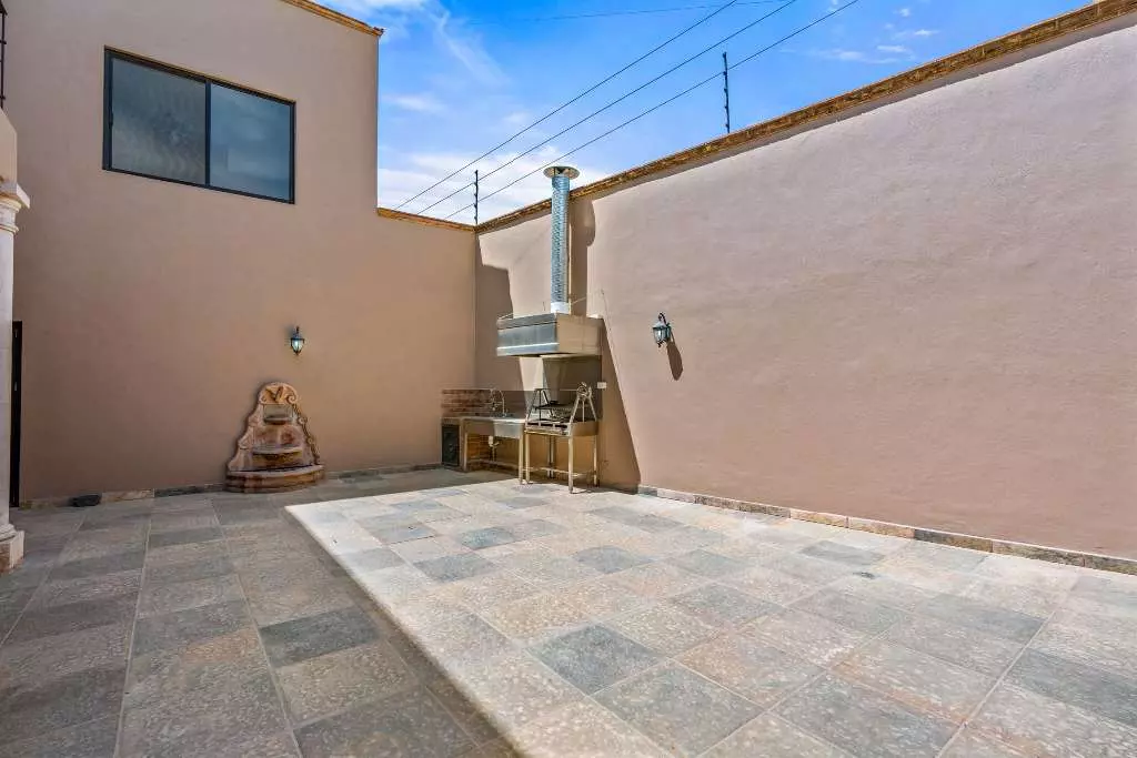 Casa Fuente Del Sol — Balcones, San Miguel de Allende — photo 10 — serene rooftop terrace, authentic charm