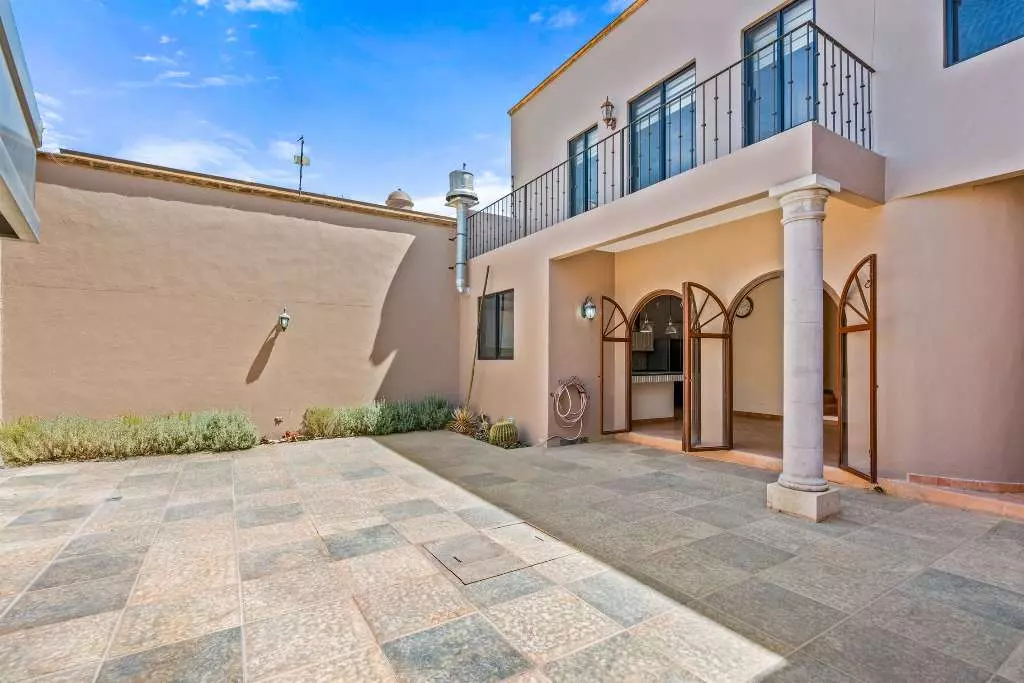 Casa Fuente Del Sol — Balcones, San Miguel de Allende — photo 11 — serene courtyard, authentic colonial charm