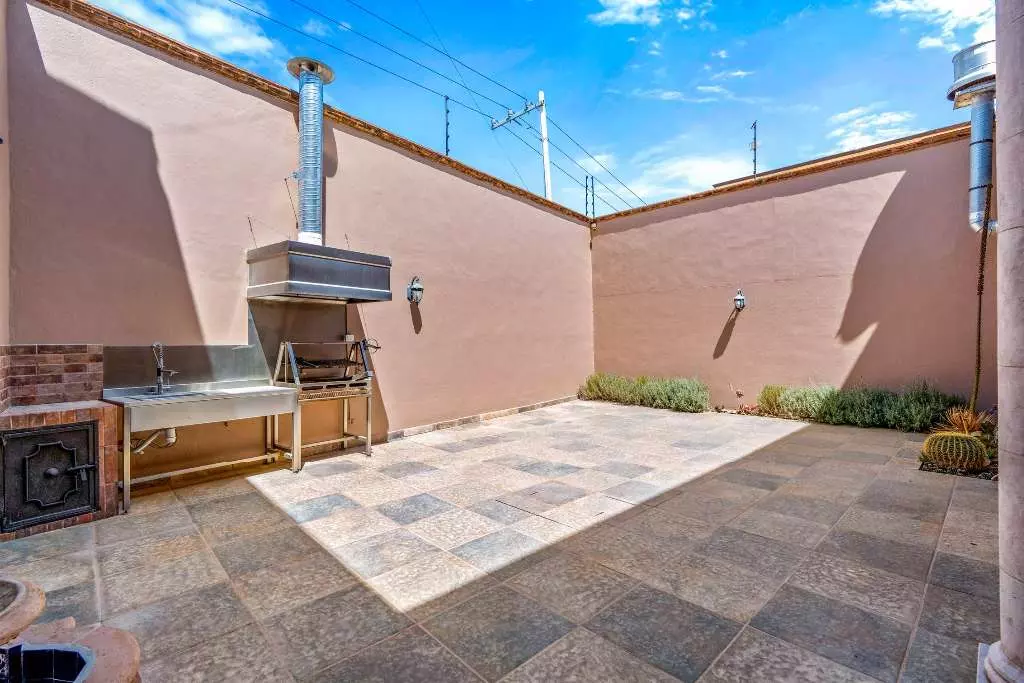 Casa Fuente Del Sol — Balcones, San Miguel de Allende — photo 12 — sophisticated rooftop entertaining space