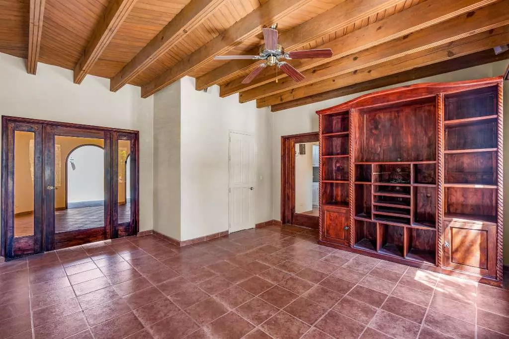 Casa Fuente Del Sol — Balcones, San Miguel de Allende — photo 13 — soaring wooden beams, rustic elegance