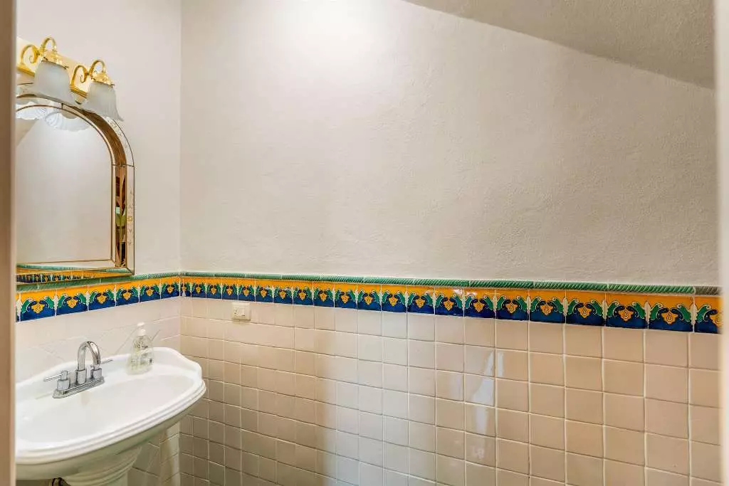 Casa Fuente Del Sol — Balcones, San Miguel de Allende — photo 15 — charming traditional mexican bathroom details