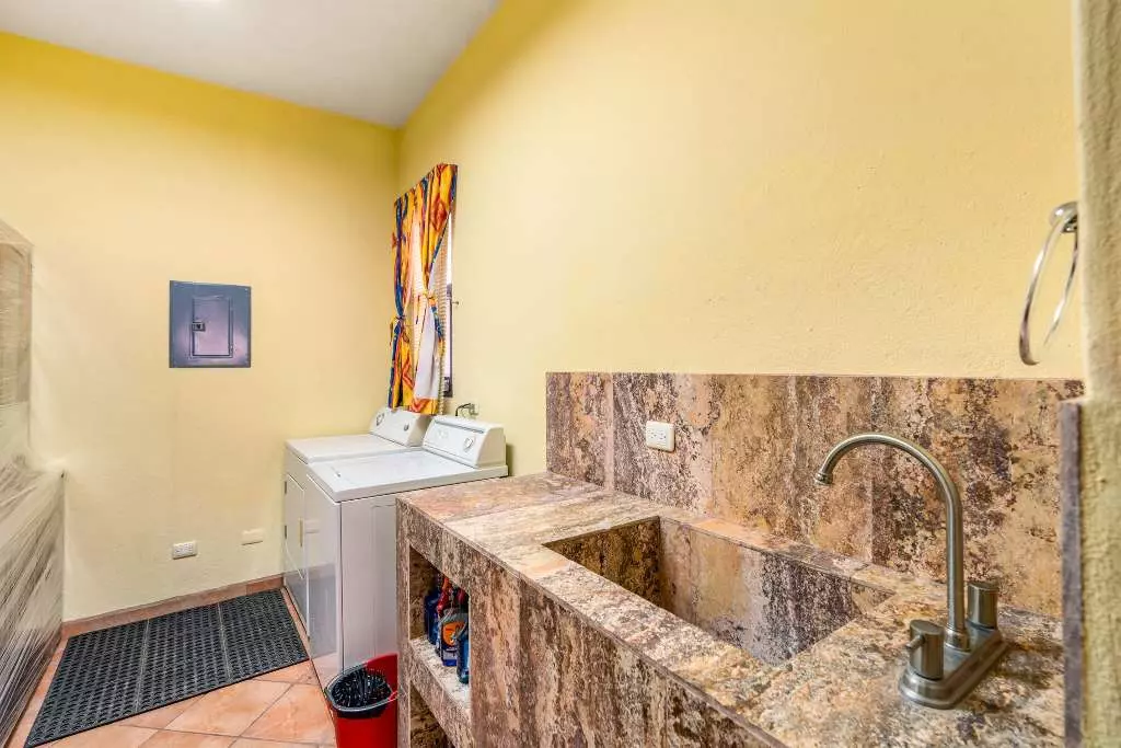 Casa Fuente Del Sol — Balcones, San Miguel de Allende — photo 16 — rustic charm meets modern convenience