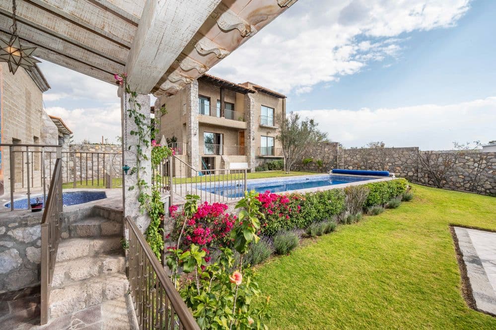 Casa Cactus — El Cortijo, San Miguel de Allende — photo 15 — breathtaking poolside oasis, architectural elegance