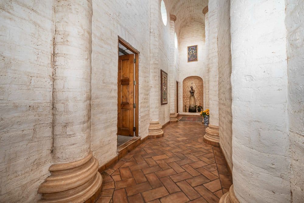 Casa Cactus — El Cortijo, San Miguel de Allende — photo 4 — graceful arched corridor, timeless colonial charm