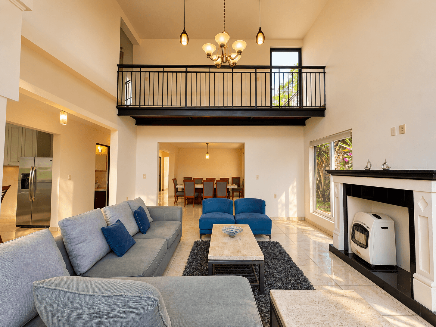 Casa Cortijo — El Cortijo, San Miguel de Allende — photo 4 — soaring ceilings, radiant natural light