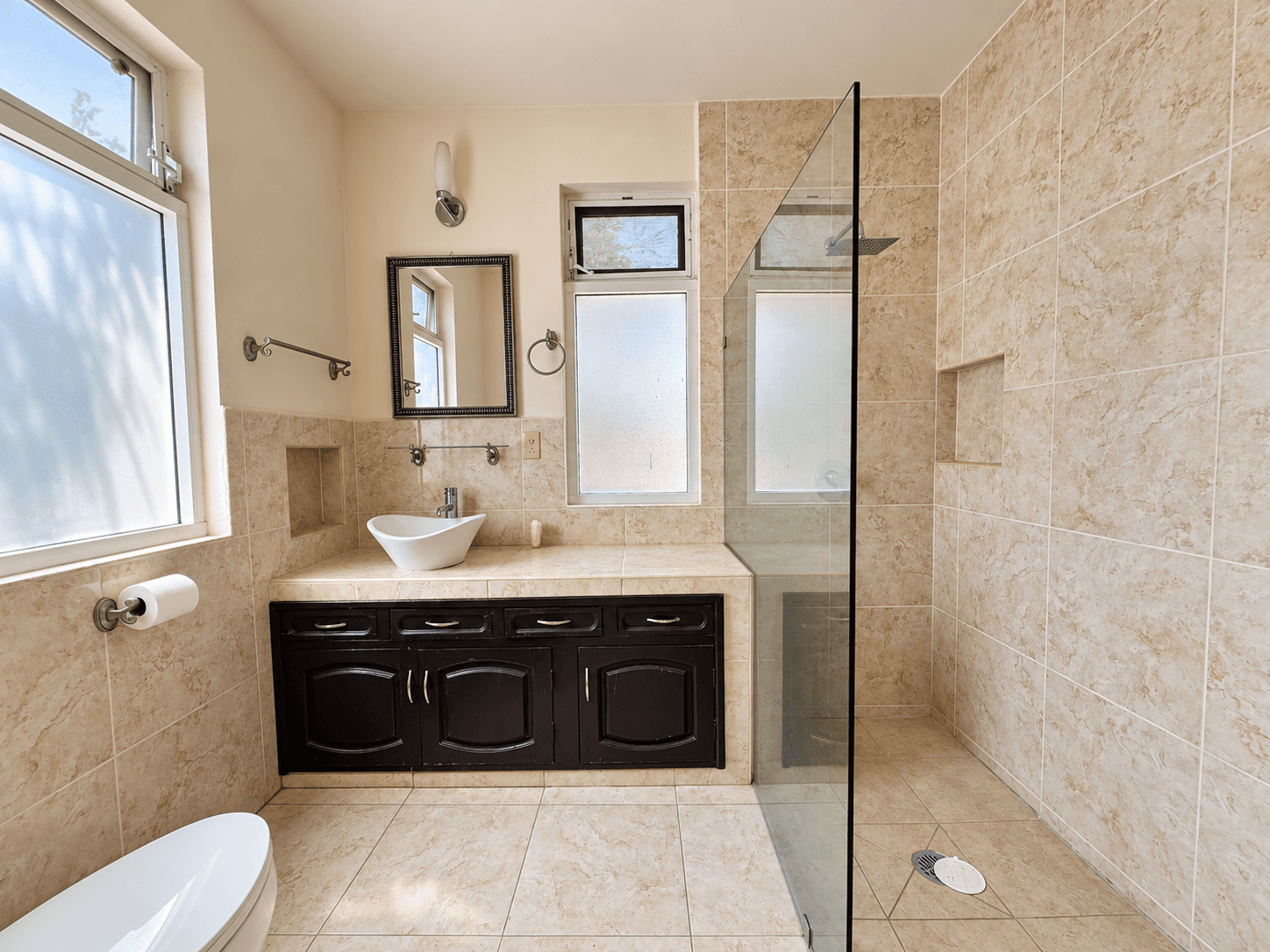 Casa Cortijo — El Cortijo, San Miguel de Allende — photo 9 — spa-inspired master bath sanctuary