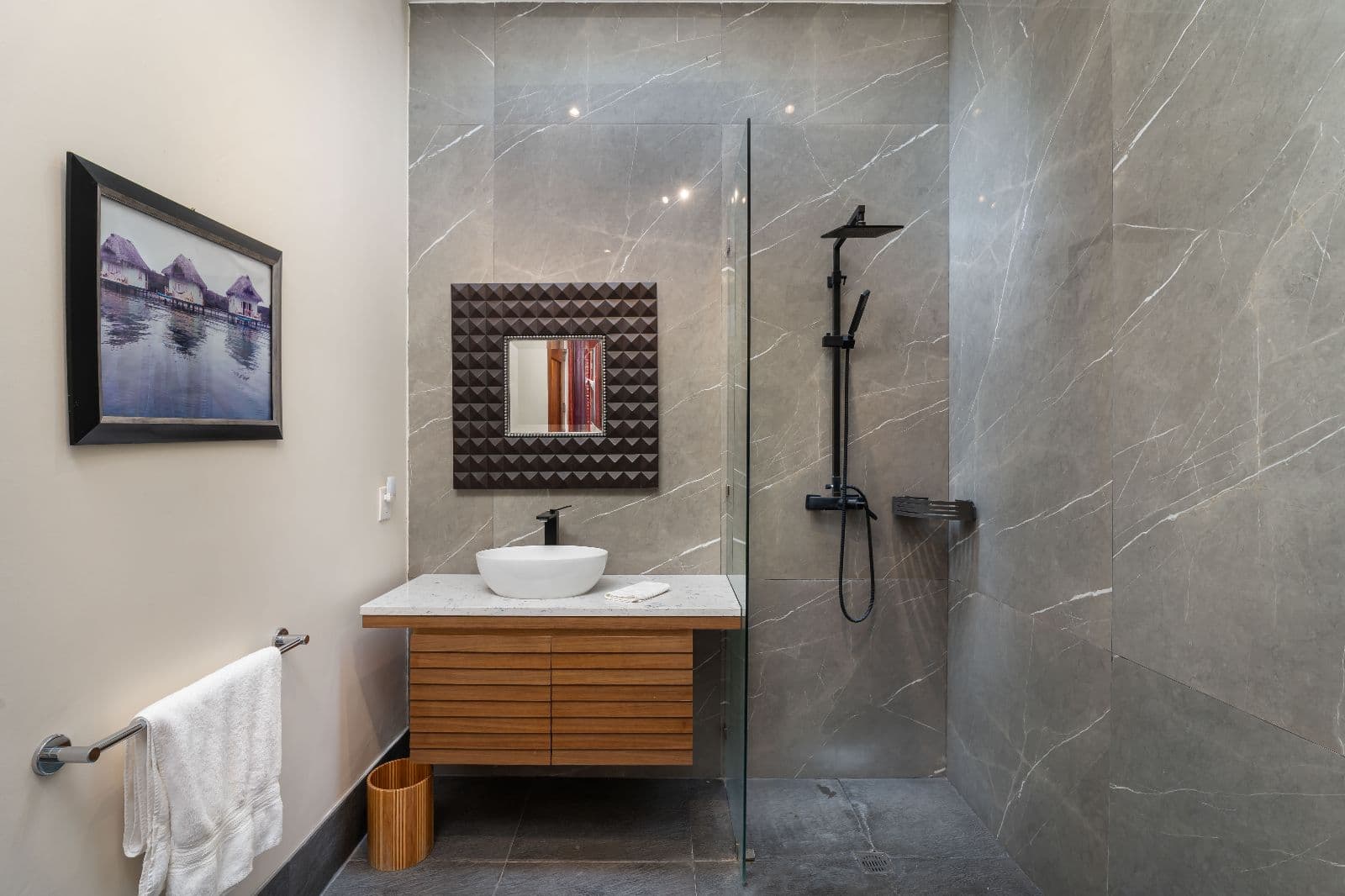 Casa Iluminada — Balcones, San Miguel de Allende — photo 15 — contemporary spa-inspired ensuite bath