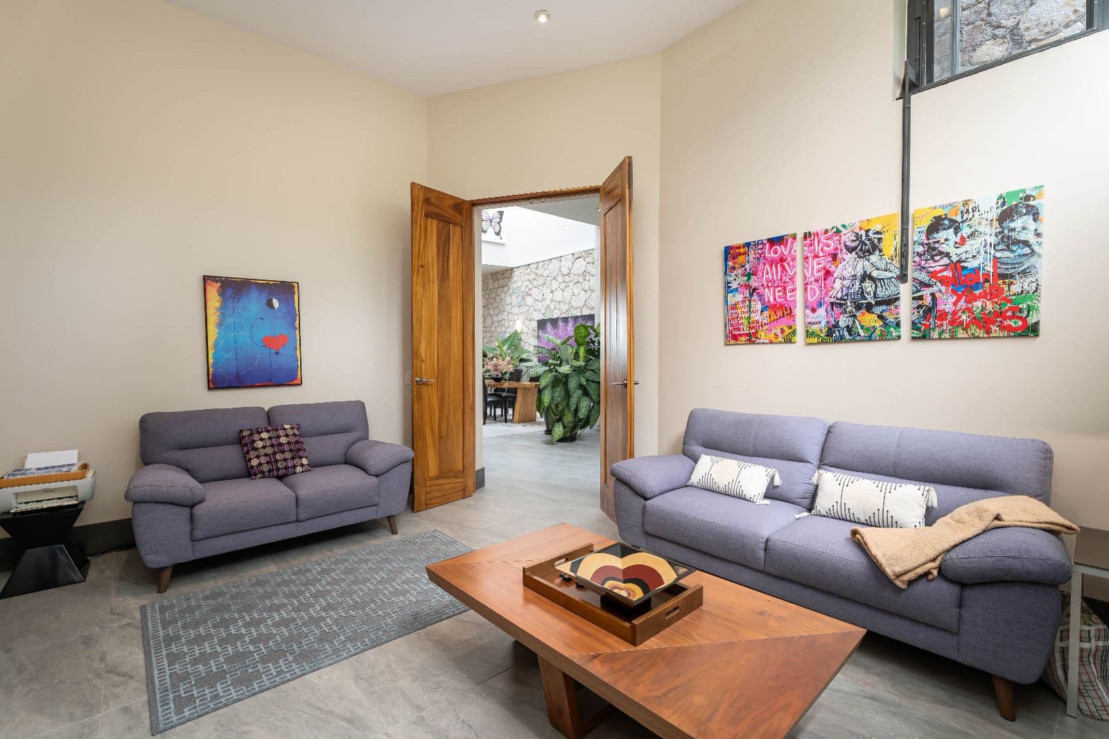 Casa Iluminada — Balcones, San Miguel de Allende — photo 10 — contemporary living room with artistic flair