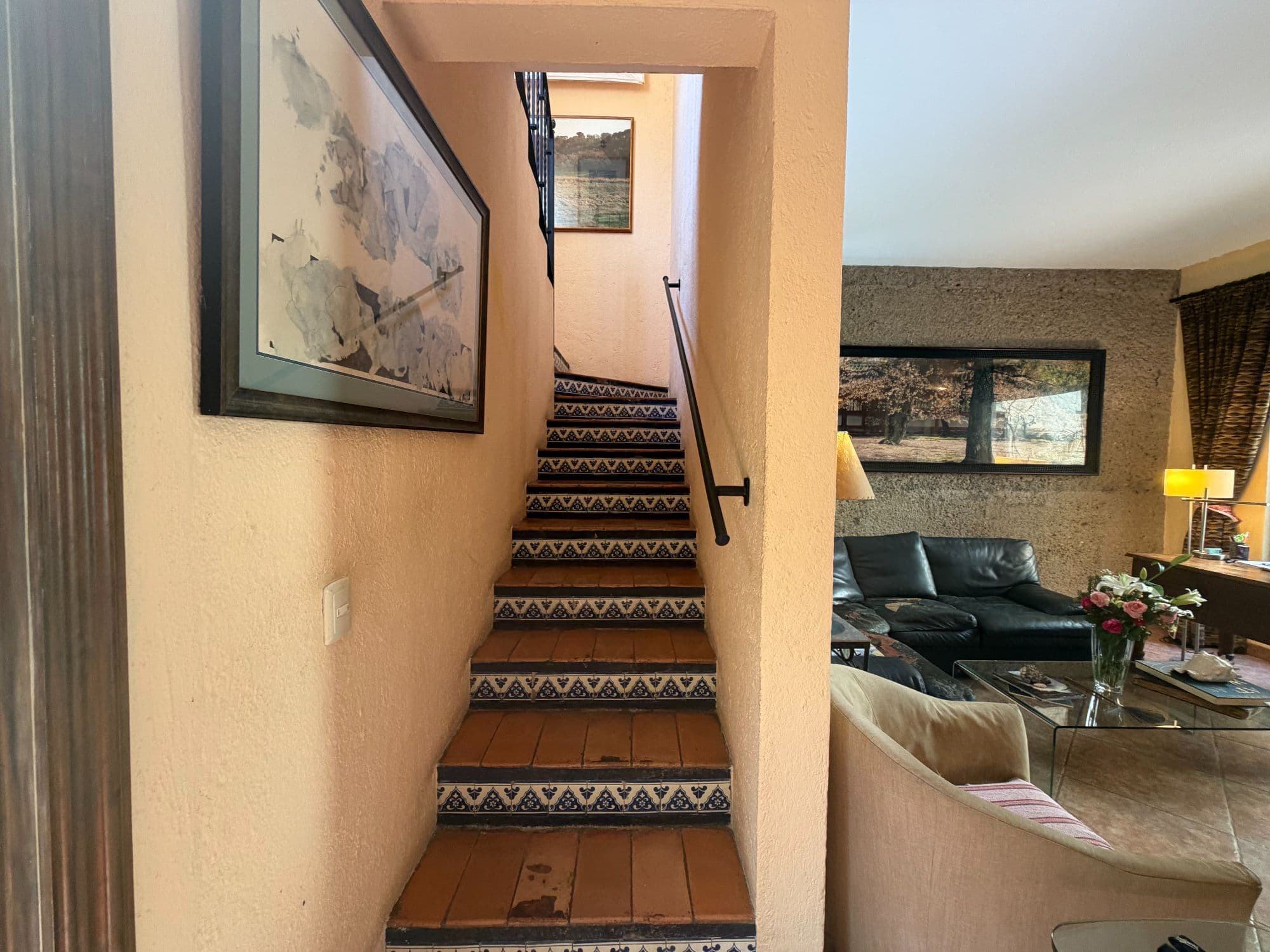 Casa Clinton — Caracol, San Miguel de Allende — photo 15 — charming staircase, authentic colonial details