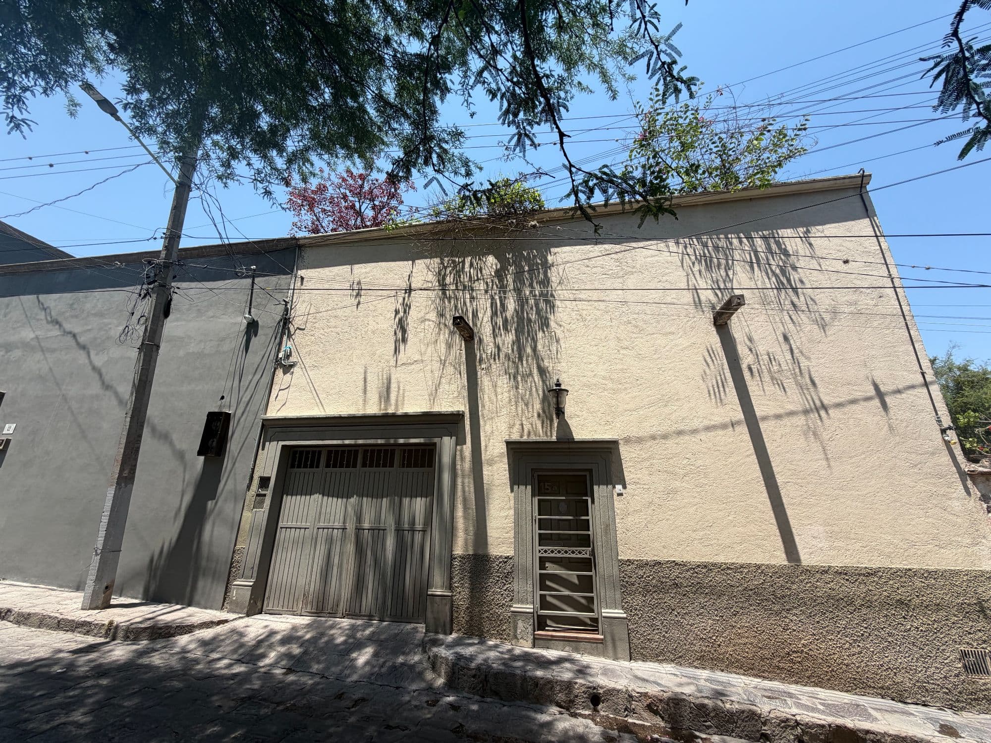 Casa Clinton — Caracol, San Miguel de Allende — photo 26 — charming colonial courtyard with authentic character