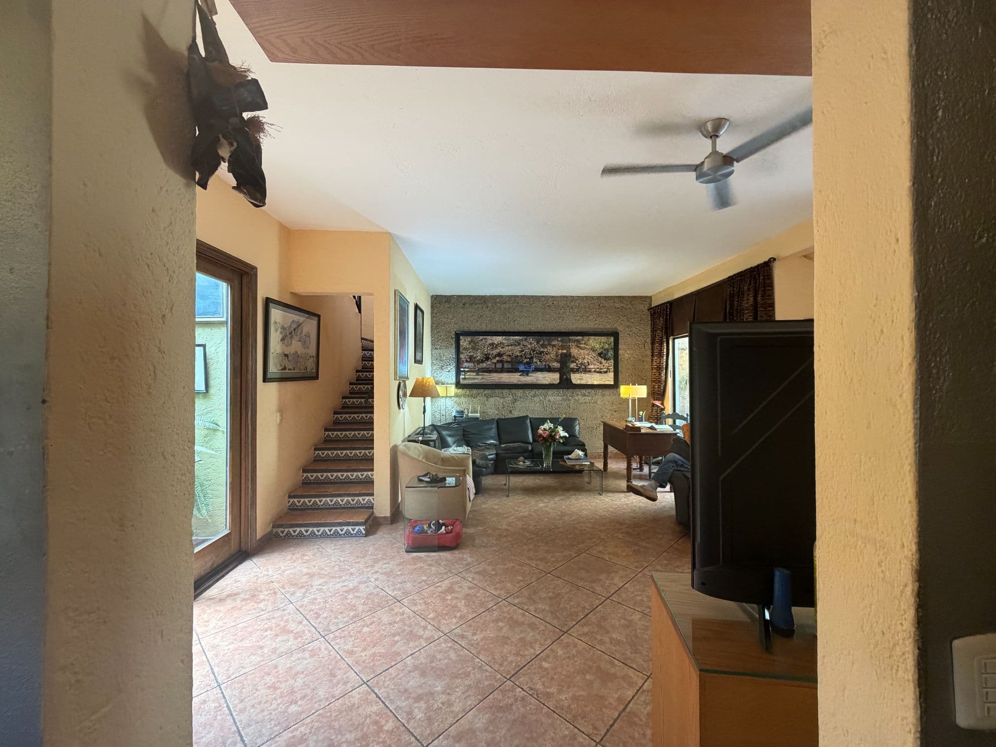 Casa Clinton — Caracol, San Miguel de Allende — photo 8 — bright open living space, rustic charm