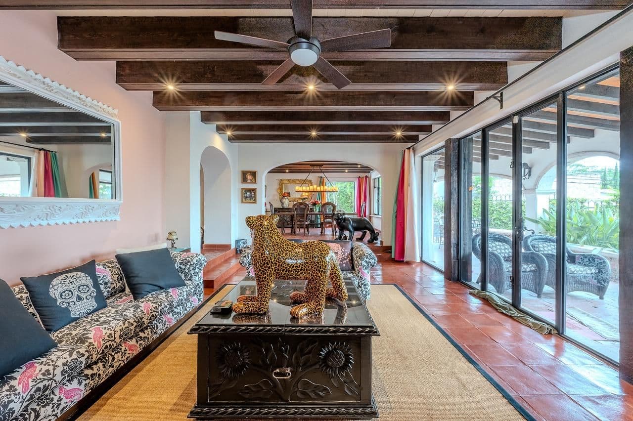 Casa Java — Atascadero (Arcos de San Miguel), San Miguel de Allende — photo 7 — sophisticated open-concept living elegance