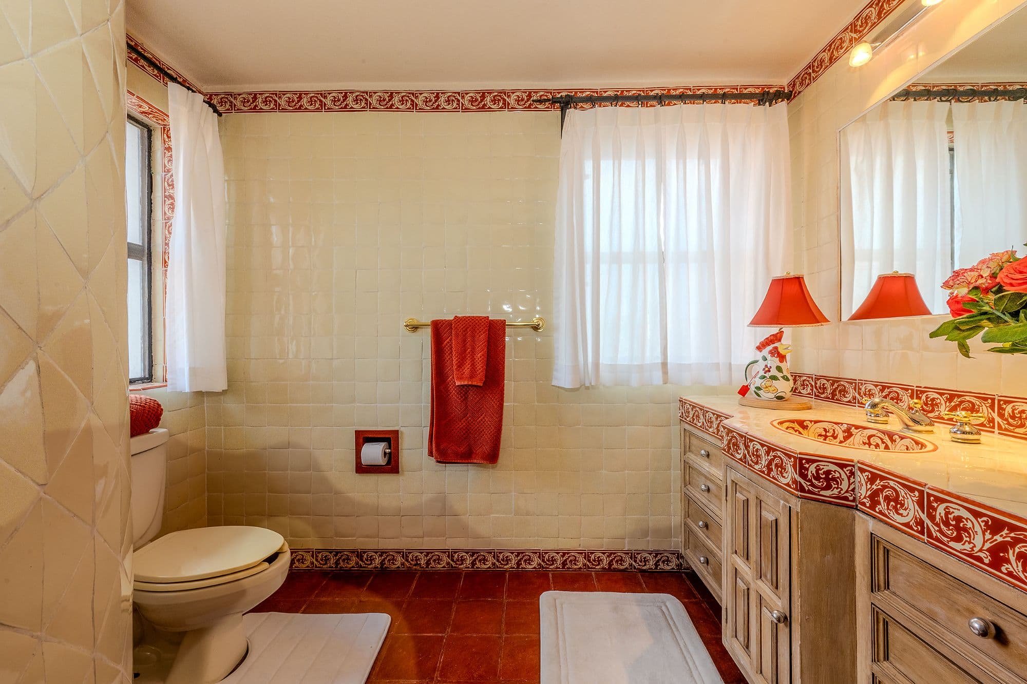 Casa Java — Atascadero (Arcos de San Miguel), San Miguel de Allende — photo 13 — elegant traditional mexican bathroom sanctuary