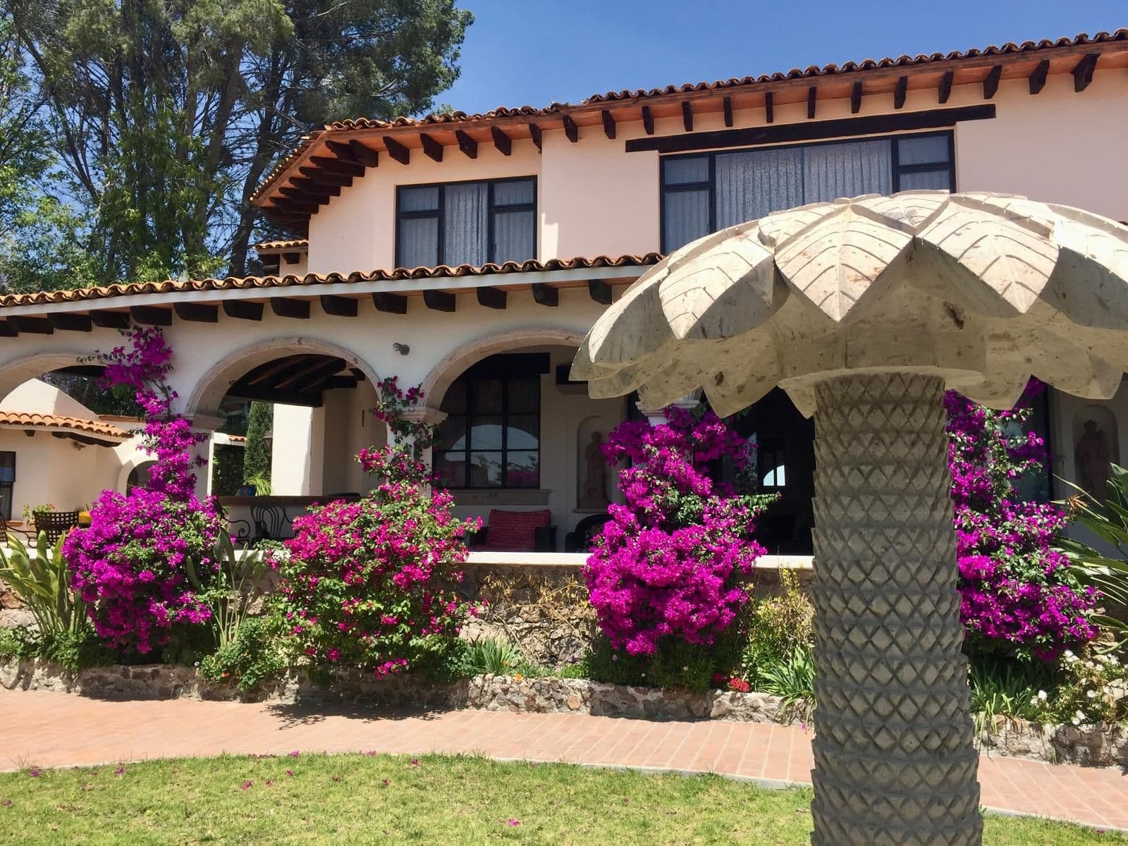 Casa Java — Atascadero (Arcos de San Miguel), San Miguel de Allende — photo 20 — vibrant colonial hacienda, blooming magenta bougainvillea