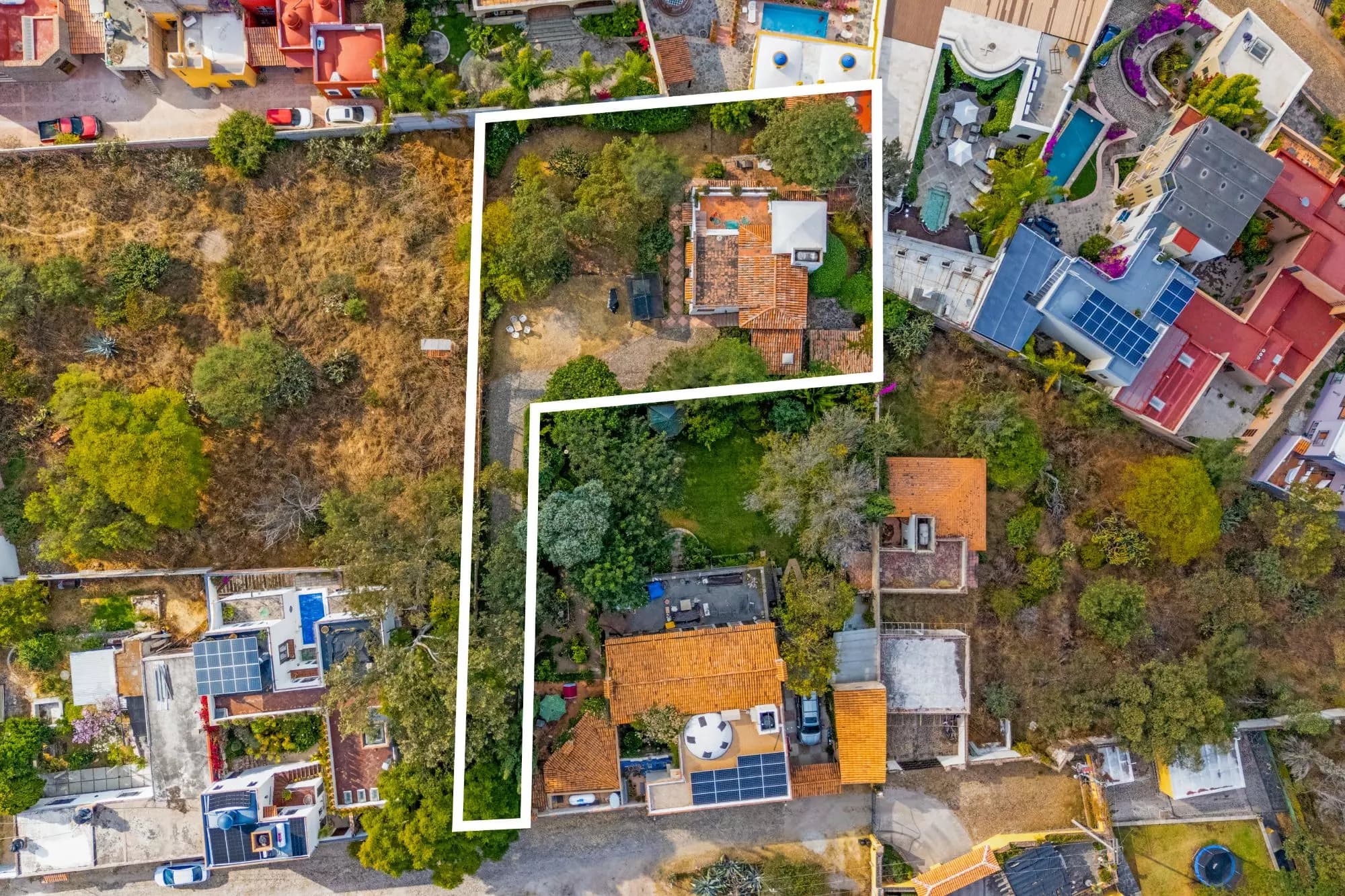 The Hidden House — Rinconada de Los Balcones, San Miguel de Allende — photo 12 — verdant estates with solar-powered charm