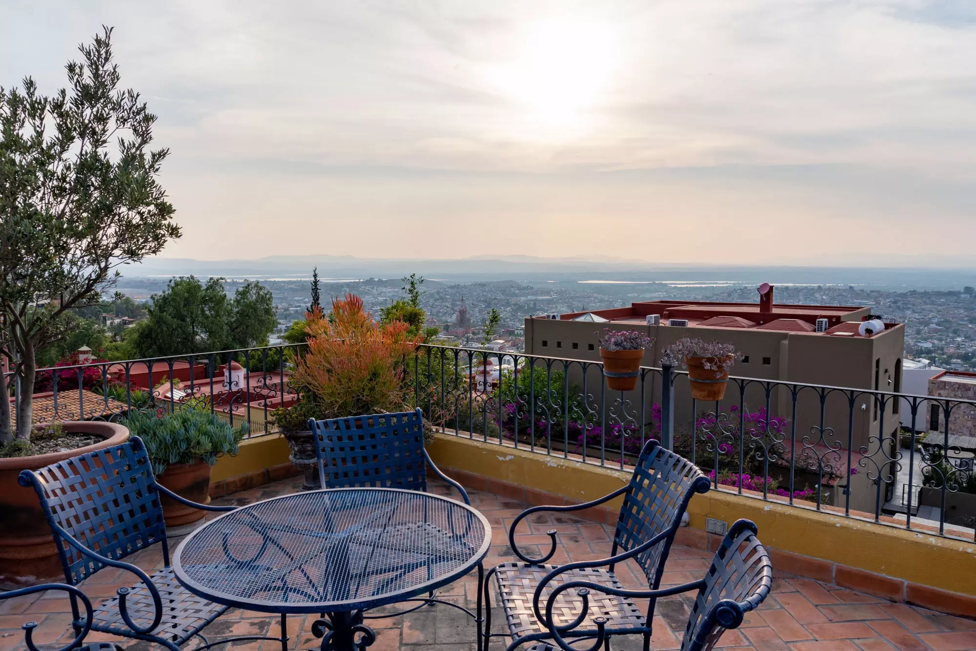 Casa Colina — Balcones, San Miguel de Allende — photo 5 — panoramic terrace with breathtaking valley views