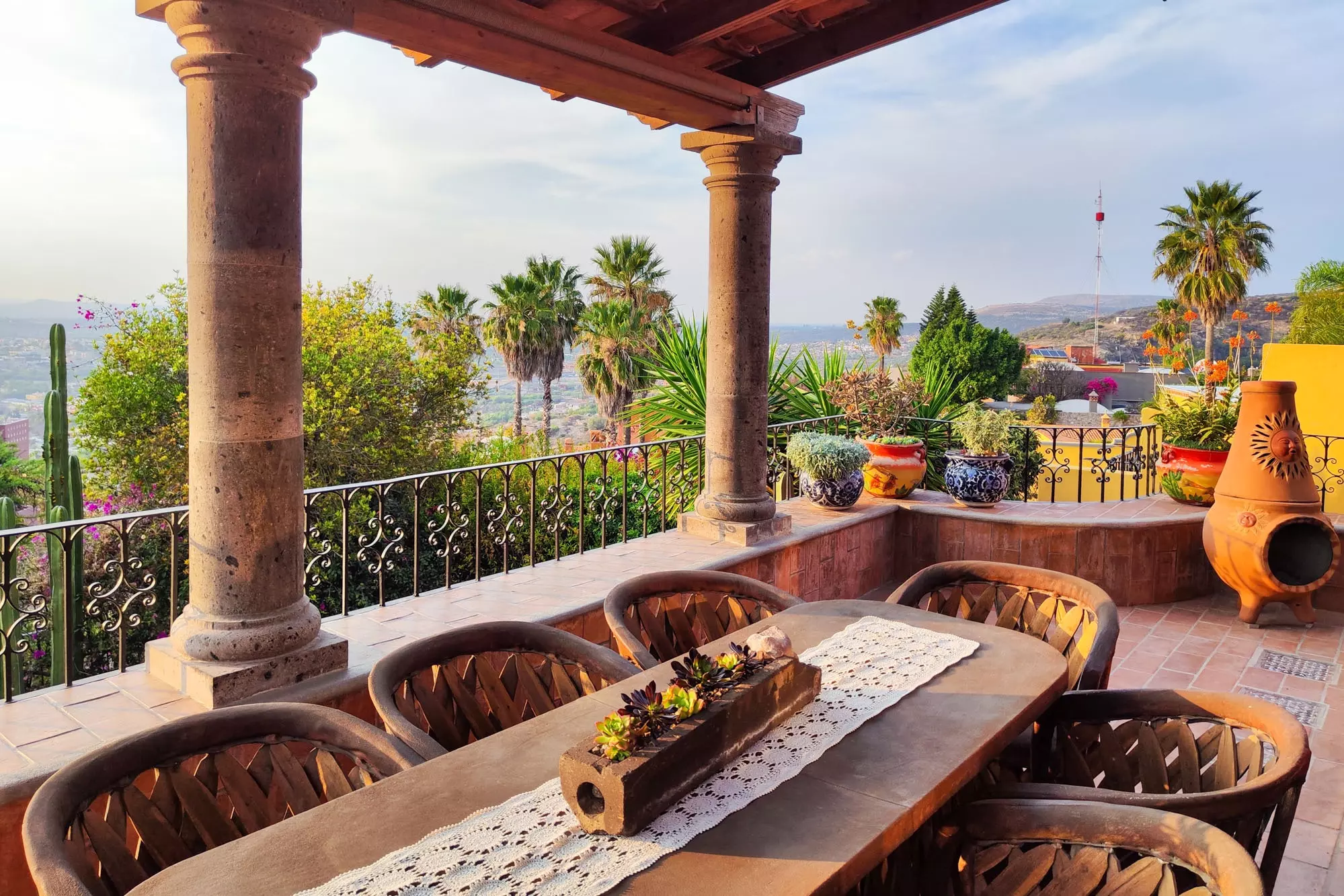 Casa Colina — Balcones, San Miguel de Allende — photo 18 — panoramic vistas, colonial elegance, alfresco dining