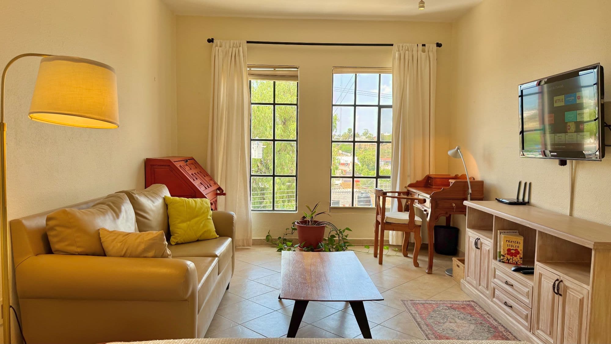 Casa Esperanza San Antonio — San Antonio, San Miguel de Allende — photo 16 — luminous living room, panoramic countryside views