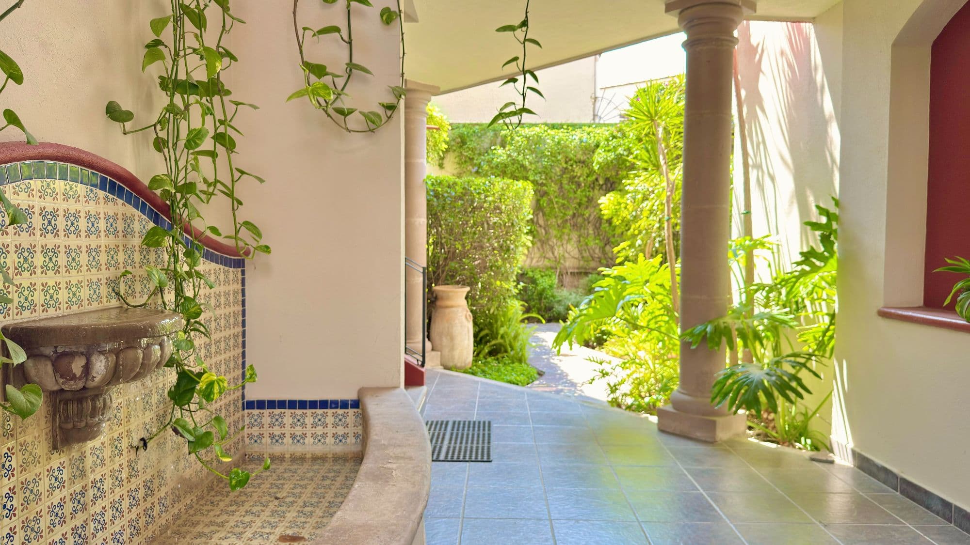 Casa Esperanza San Antonio — San Antonio, San Miguel de Allende — photo 23 — charming colonial passage, verdant garden views