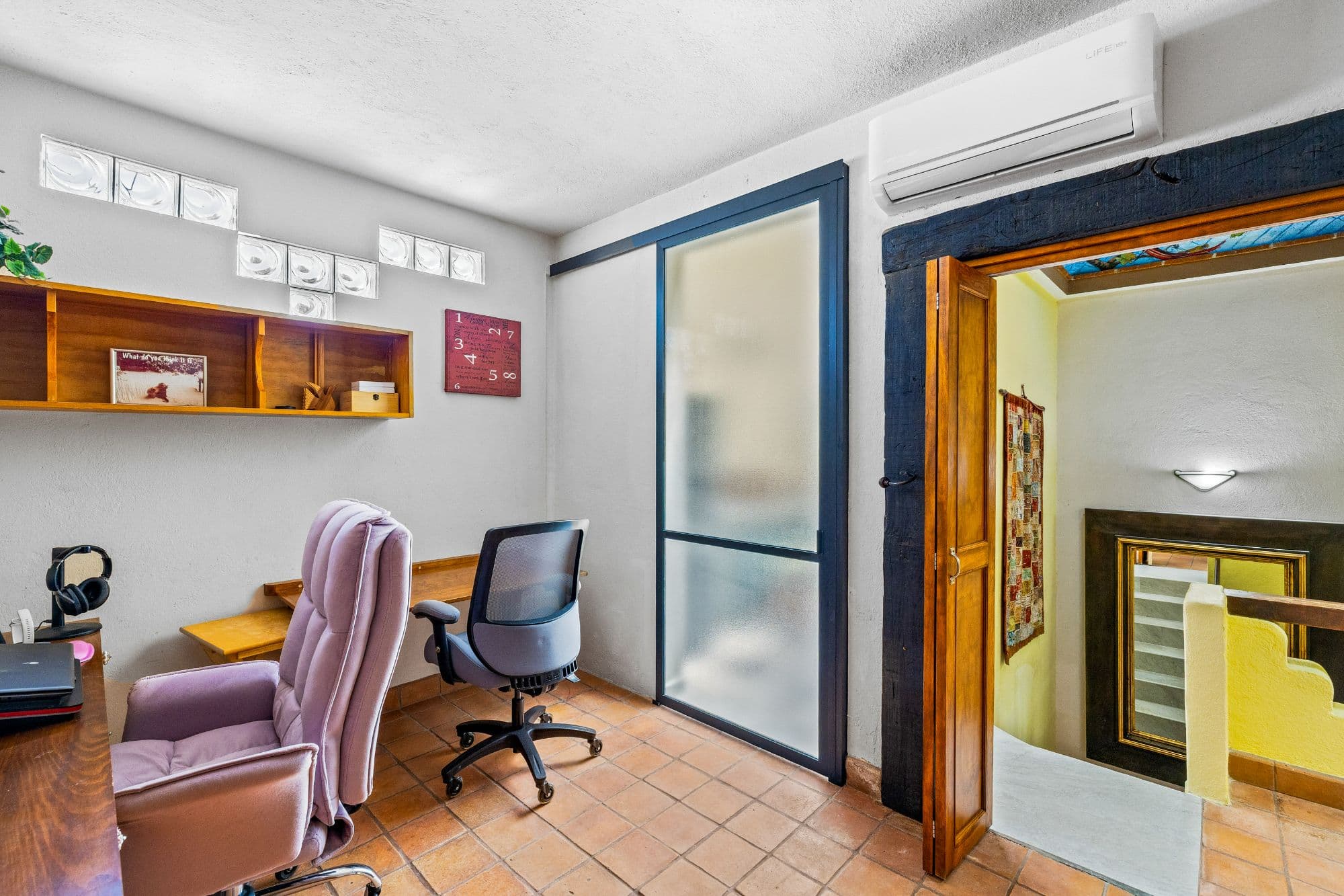 Casa Eclipse — La Lejona, San Miguel de Allende — photo 19 — sophisticated home office with character