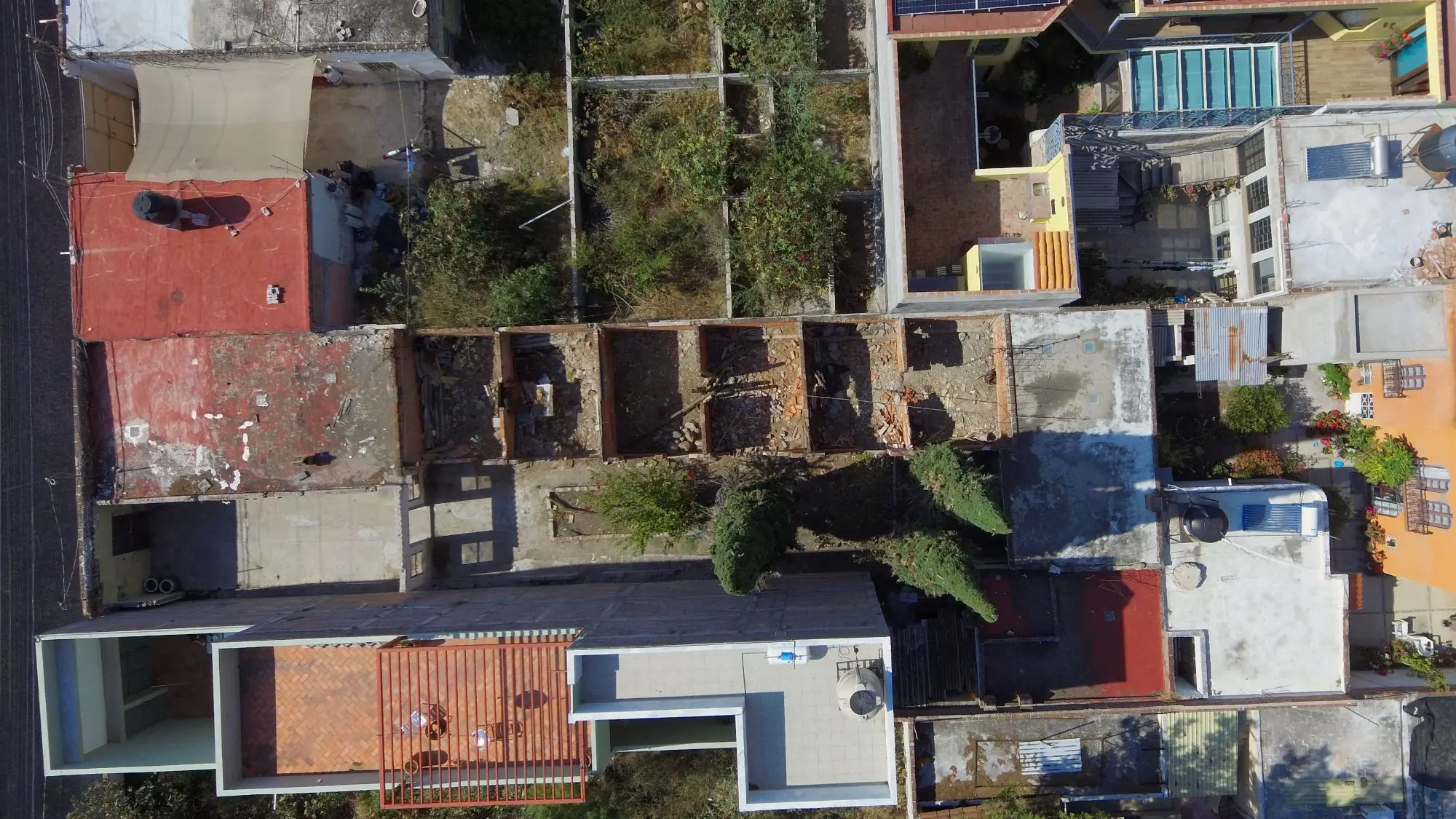PRIME LOT — Guadalupe, San Miguel de Allende — photo 5 — charming courtyard with abundant potential