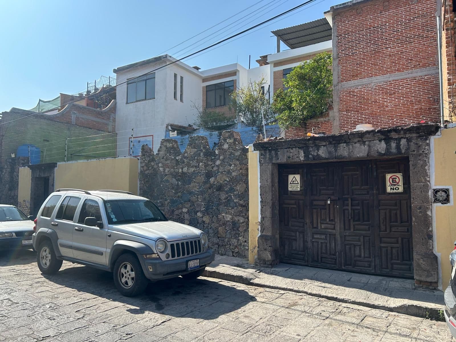 Casa Naranjo — San Miguel de Allende Centro, San Miguel de Allende — photo 28 — charming colonial entry with character walls