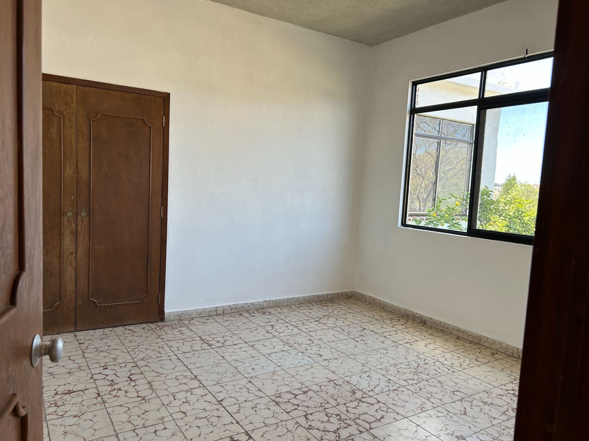 Casa Naranjo — San Miguel de Allende Centro, San Miguel de Allende — photo 22 — bright, versatile room with natural light
