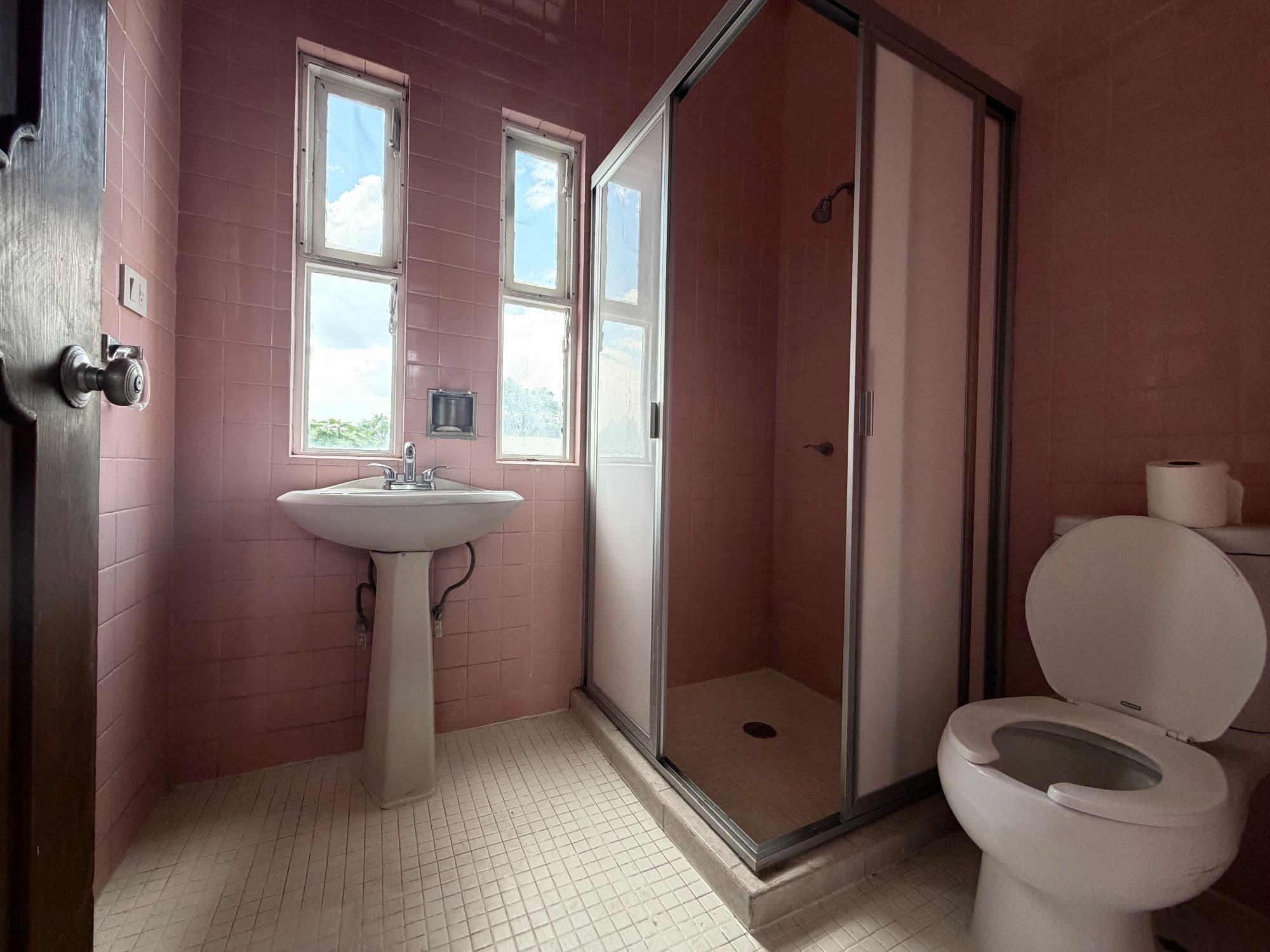Casa Torres — Centro, San Miguel de Allende — photo 27 — bright, spacious bathroom with mountain views